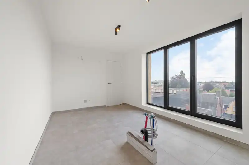 Modern luxe nieuwbouwappartement te koop in Roeselare met gunstige oriëntatie foto 5