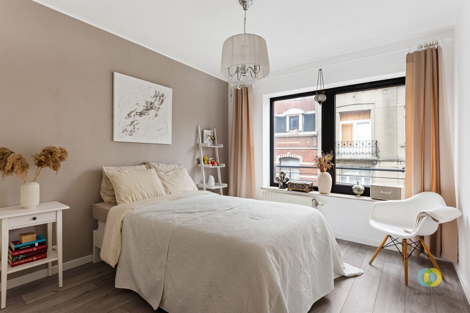 Lichtrijk appartement met 2 slaapkamers + garage foto 8