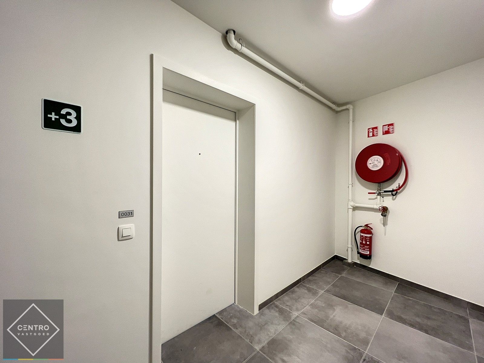 NB-appartement (103m²) met RUIM zonneterras (26m²) pal in het CENTRUM van Kortrijk ! Aankoop aan 6% BTW mogelijk! foto 6