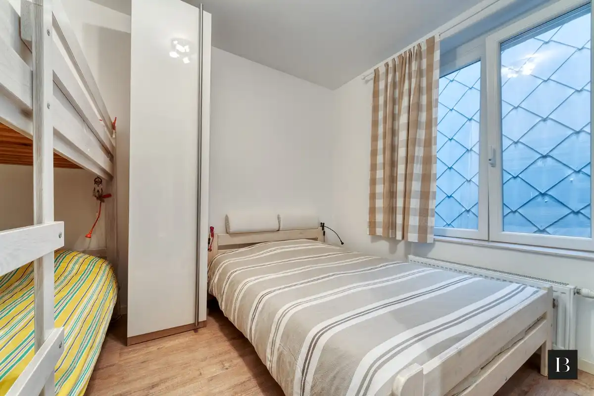 Instapklaar, totaal vernieuwd appartement met zijdelings zee- en havenzicht in Blankenberge foto 5