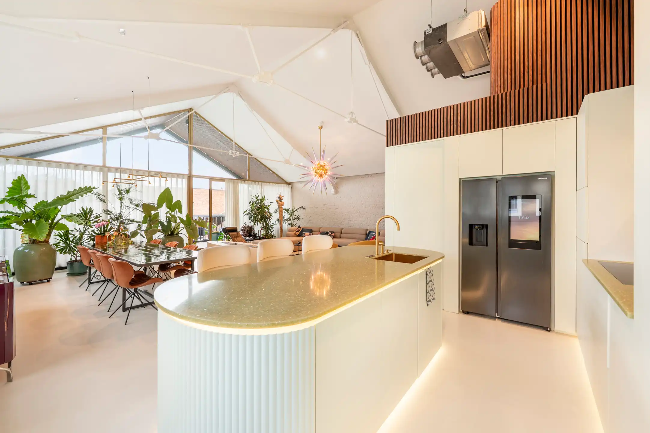 ANTWERPEN - Unieke loft met panoramisch zicht foto 2