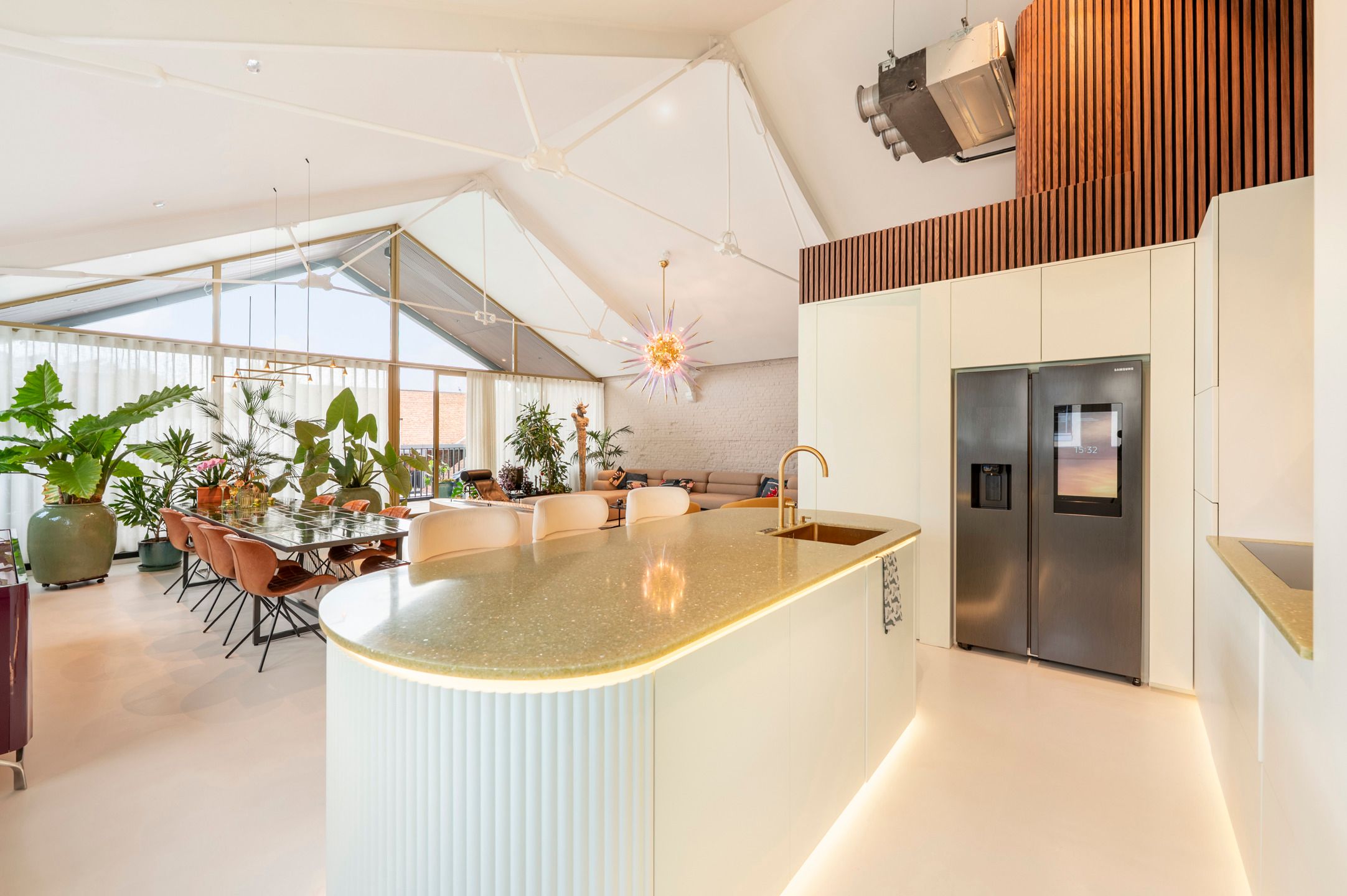 ANTWERPEN - Unieke loft met panoramisch zicht foto 5