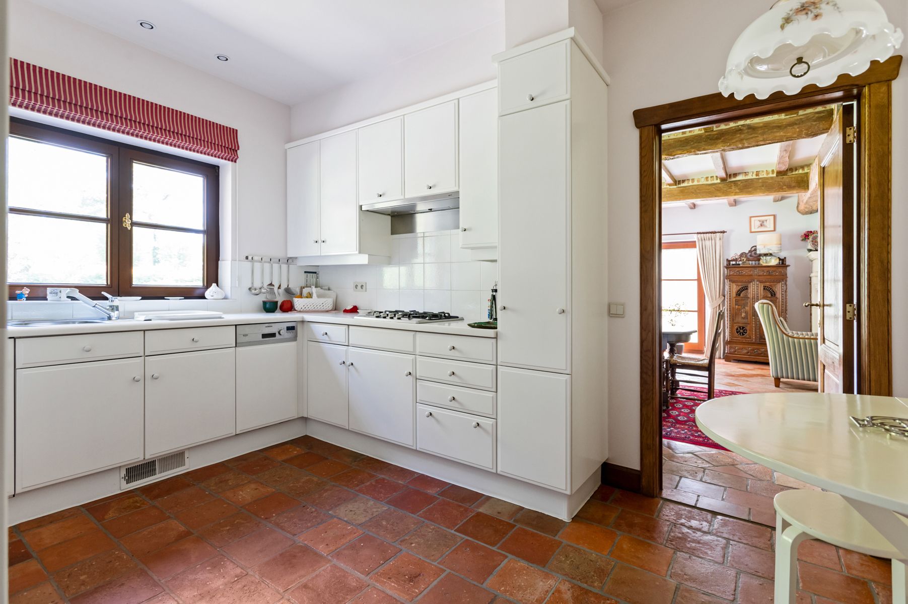 Goed onderhouden villa met prachtige tuin op ca. 3.136 m2. foto 10