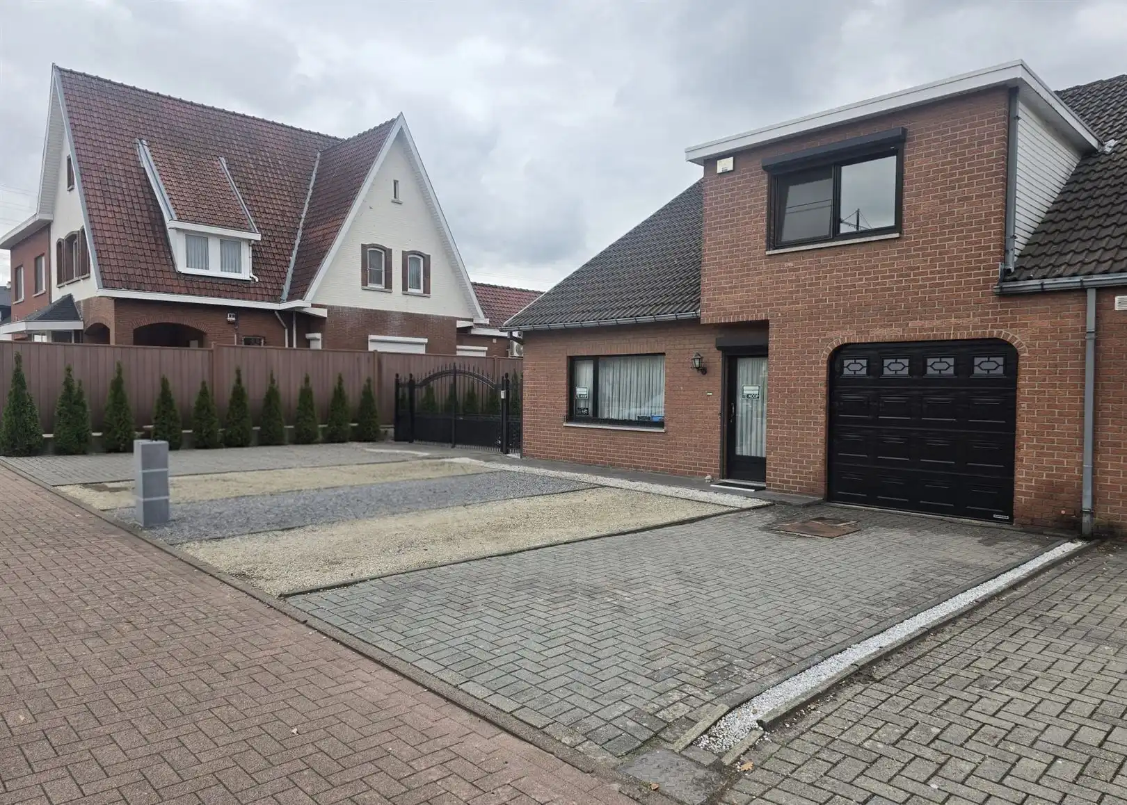 Ruime woning met 5 slaapkamers gelegen aan de E313 foto 2