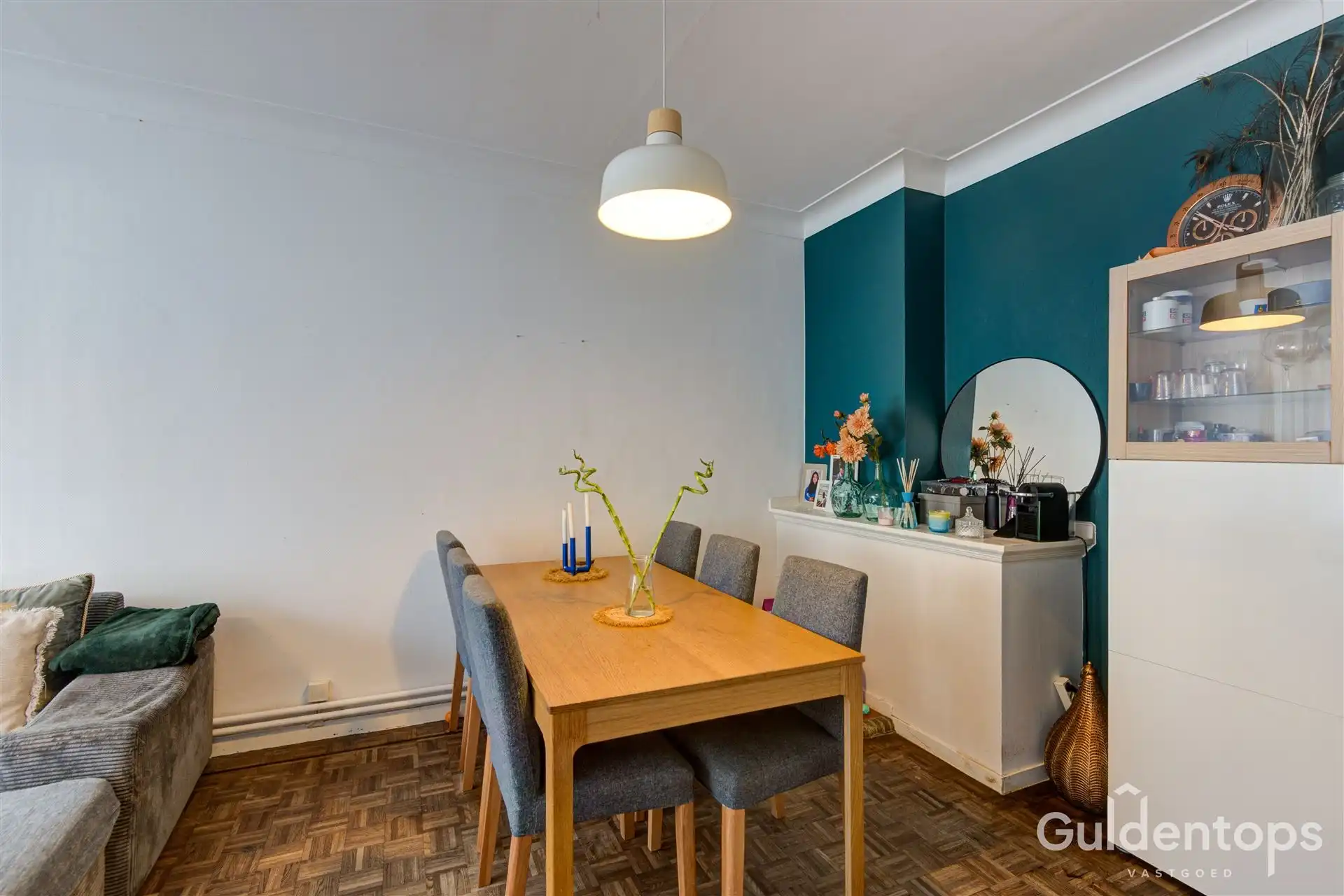 zeer goed gelegen ruim 2 slaapkamerappartement mét tuin foto 6