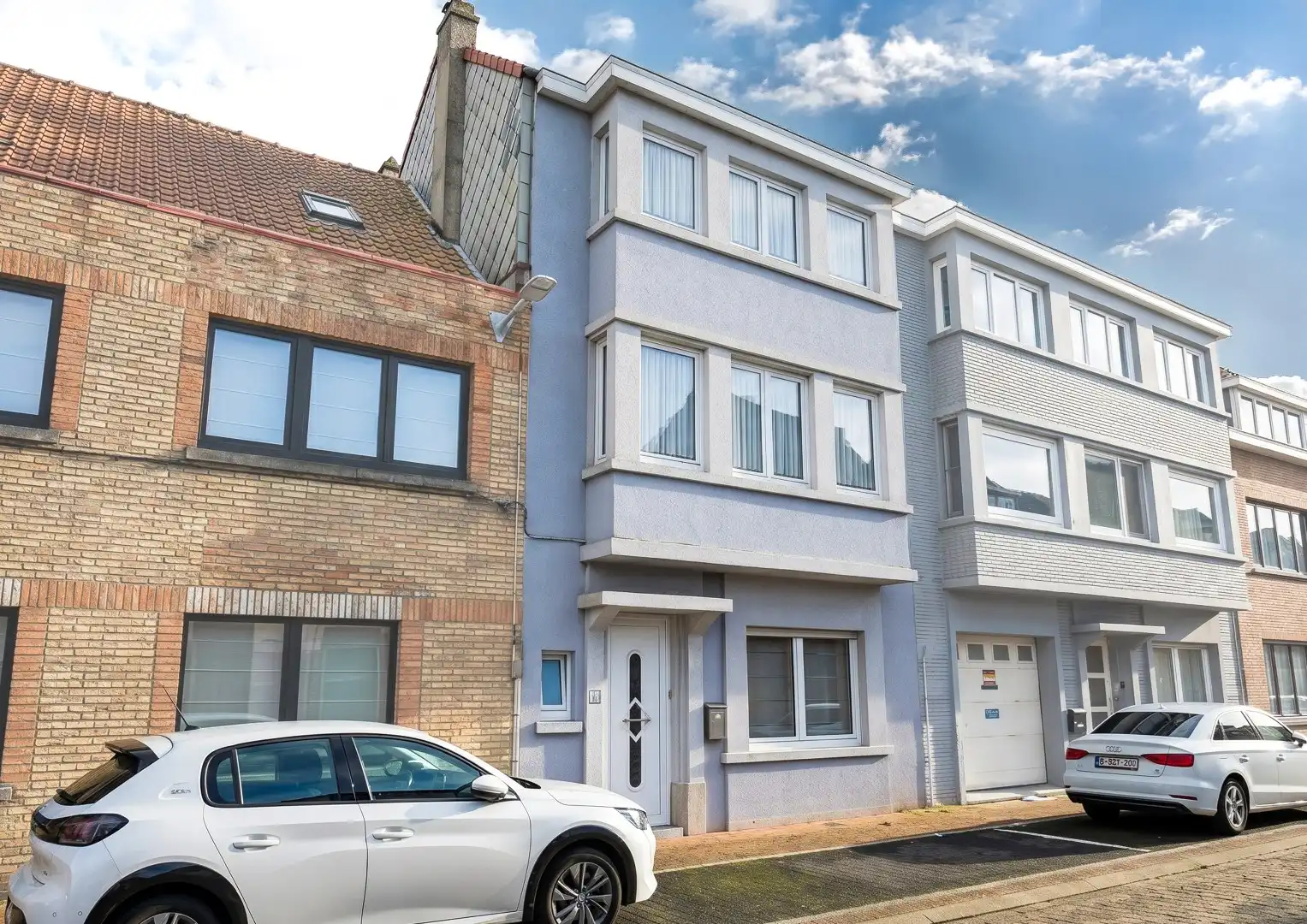 KNAPPE GEZINSWONING MET 4 SLAAPKAMERS NABIJ STRAND BREDENE  foto {{pictureIndex}}