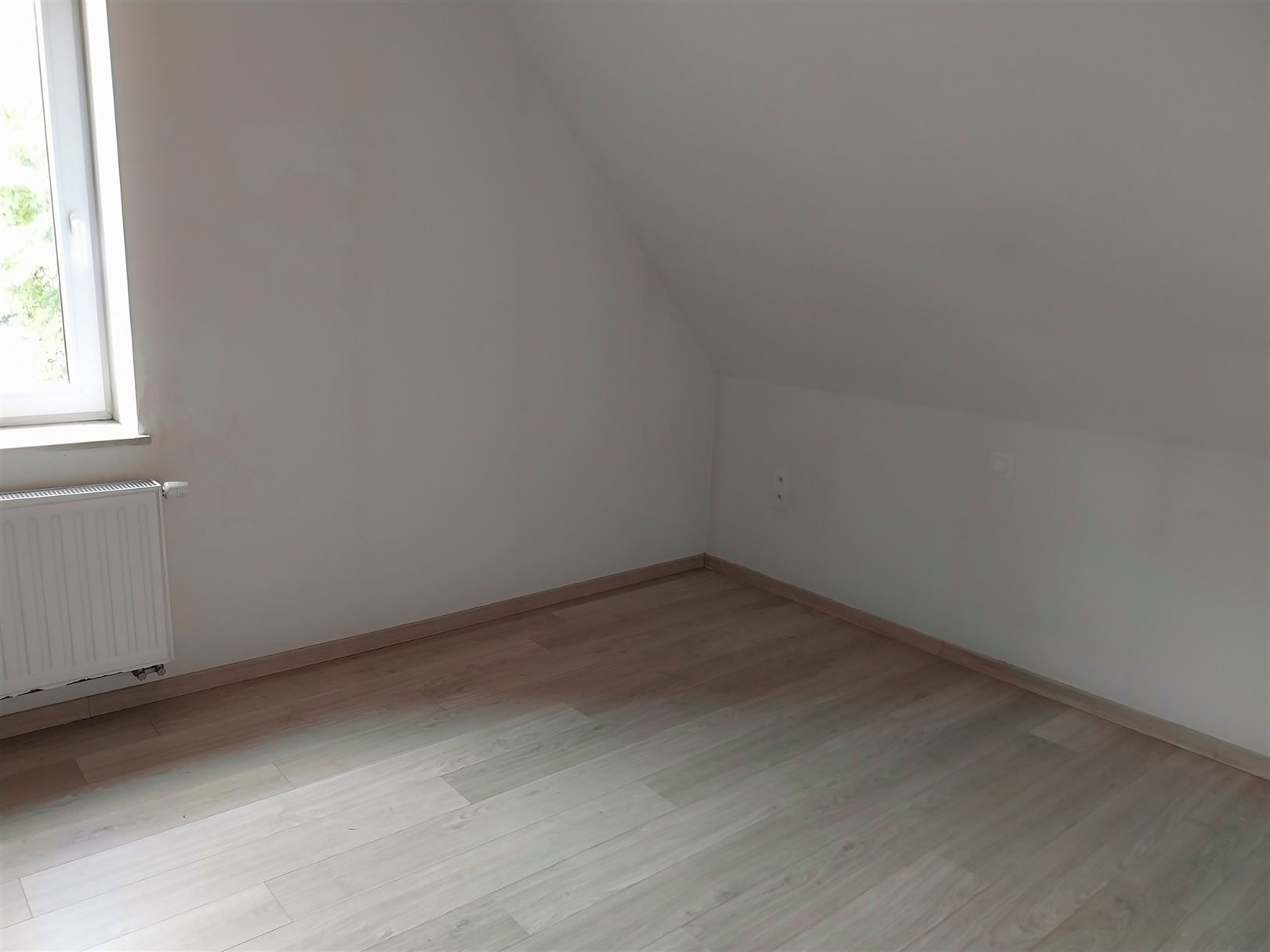 TE HUUR: Gesloten bebouwing in karaktervol gebouw met 2 slaapkamers in Genk! foto 13