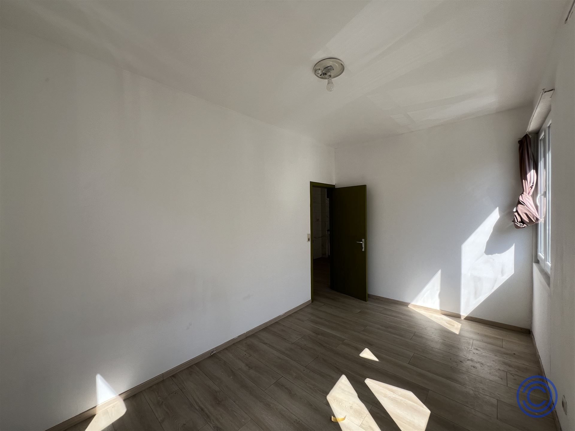 Vergund appartementsgebouw met garages! foto 13