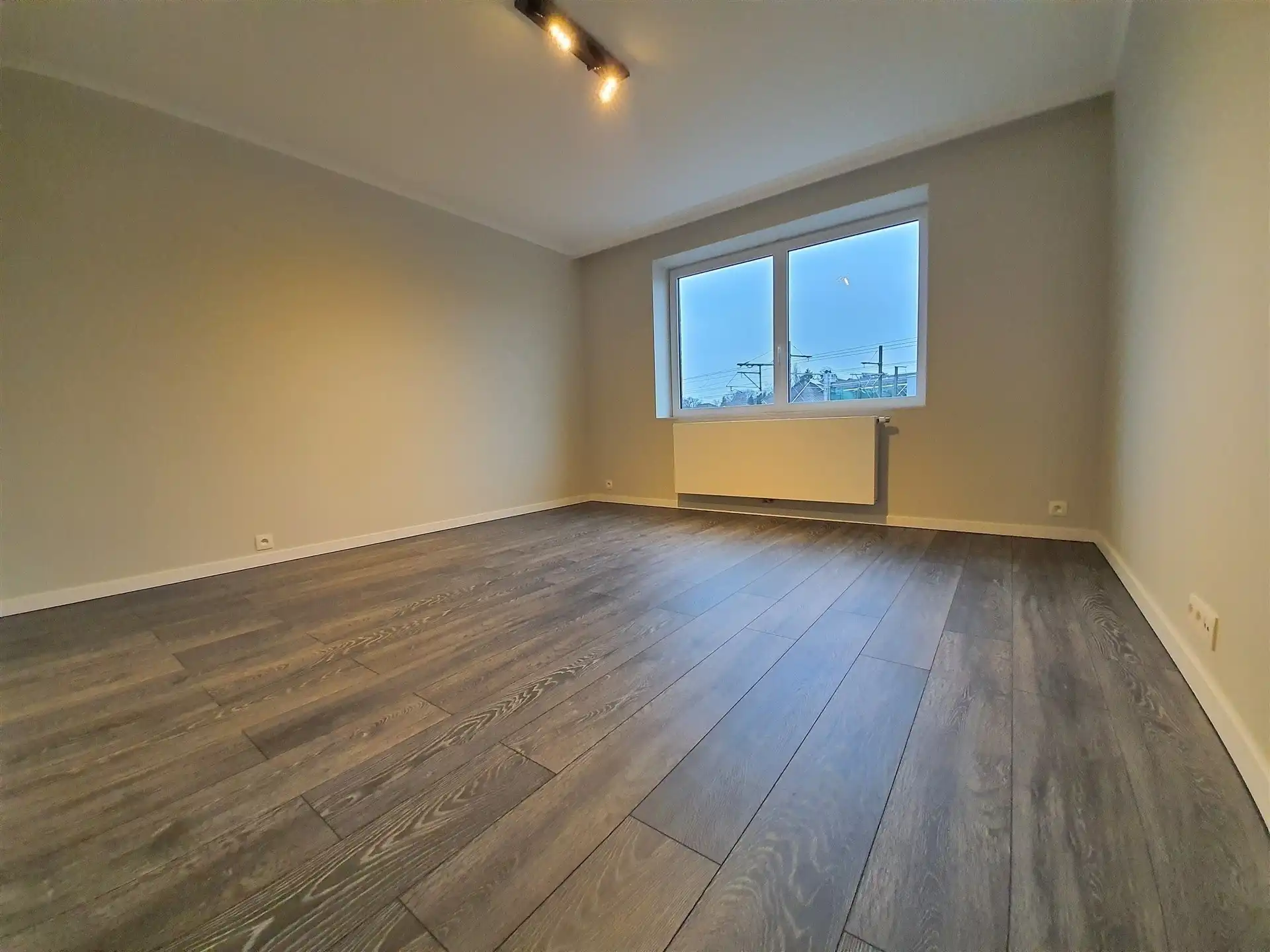 Gerenoveerd appartement met 2 slaapkamers foto 7