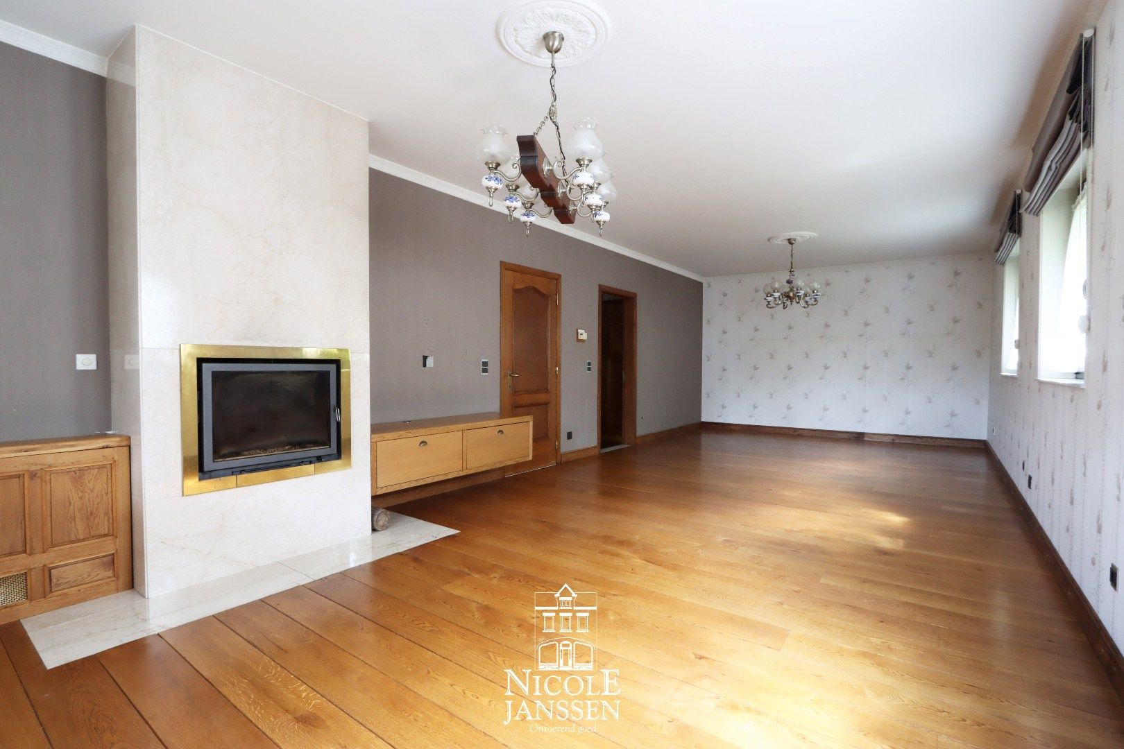 Ruime woning met grote kelder  foto 5