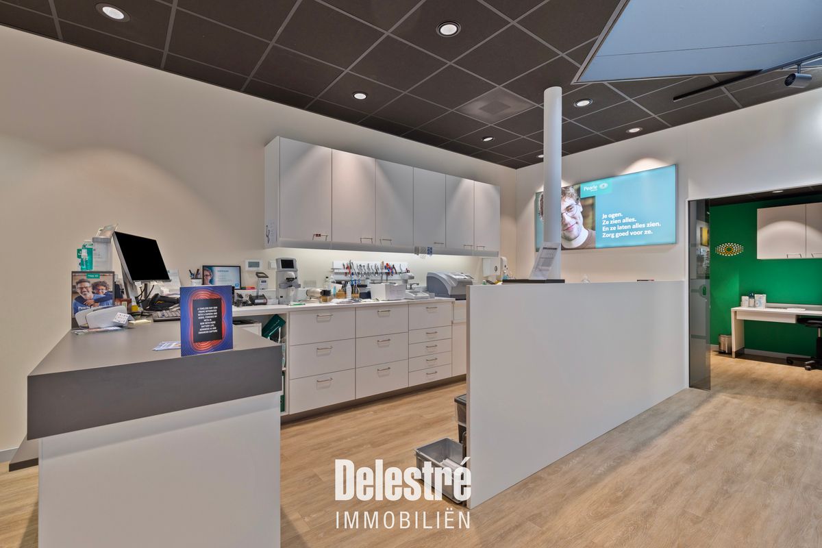 Opbrengsteigendom verhuurd aan PEARLE OPTICIENS  foto 14