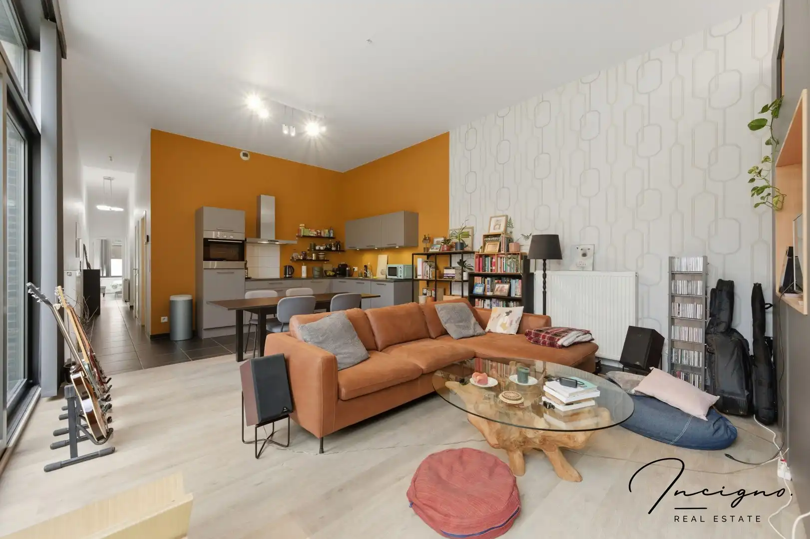 Gelijksvloers appartement met 2 slaapkamers en tuin foto {{pictureIndex}}