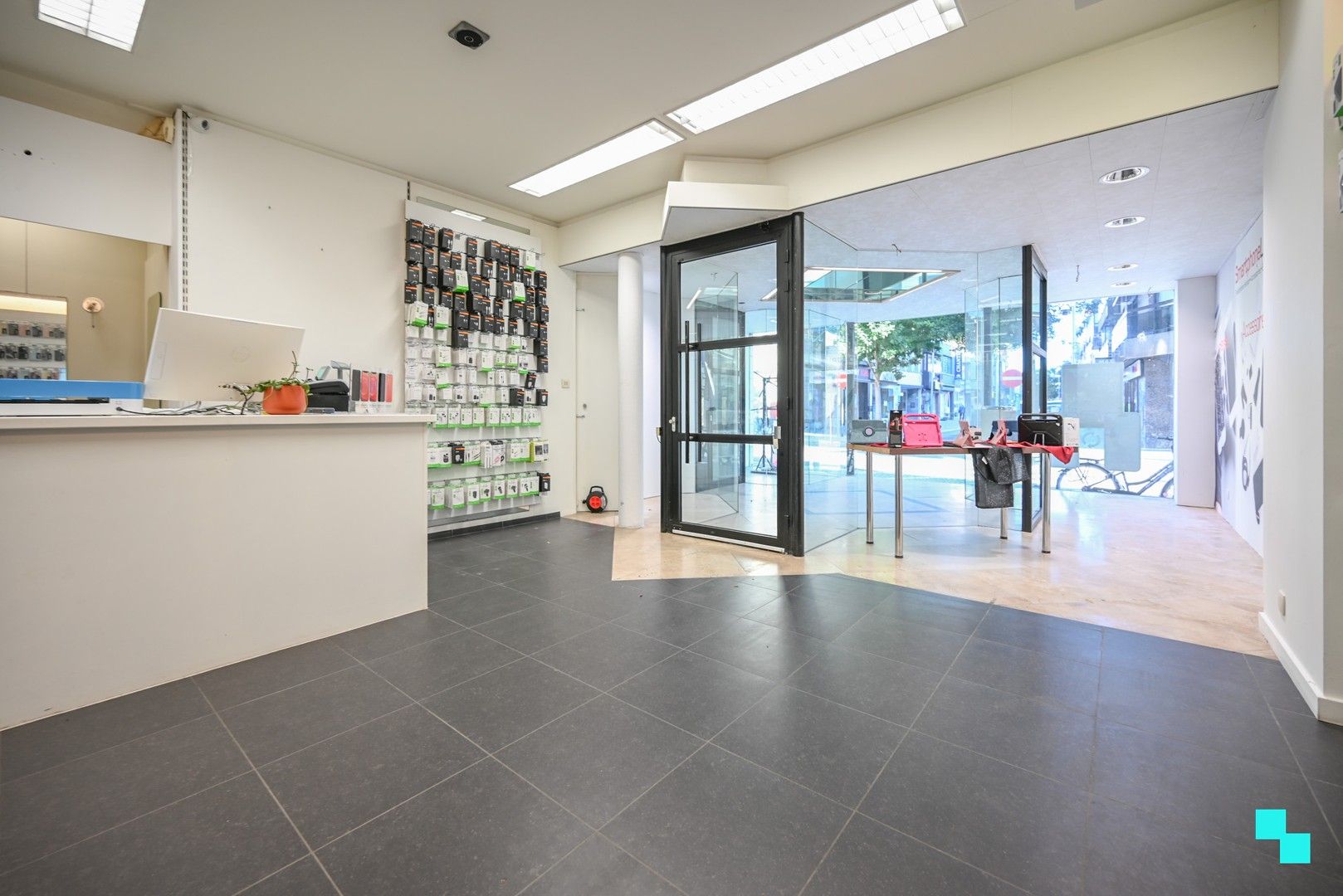 Interessante opbrengsteigendom in hartje Izegem foto 8