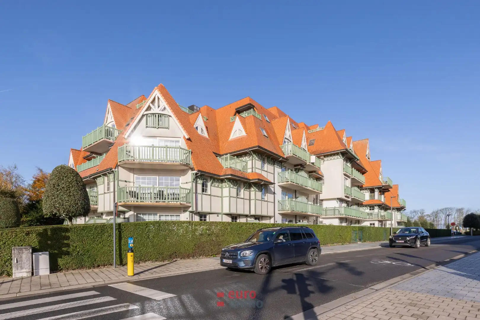 Gelijkvloers appartement met een ruim, zuidgericht terras en gezellig tuintje! foto 13