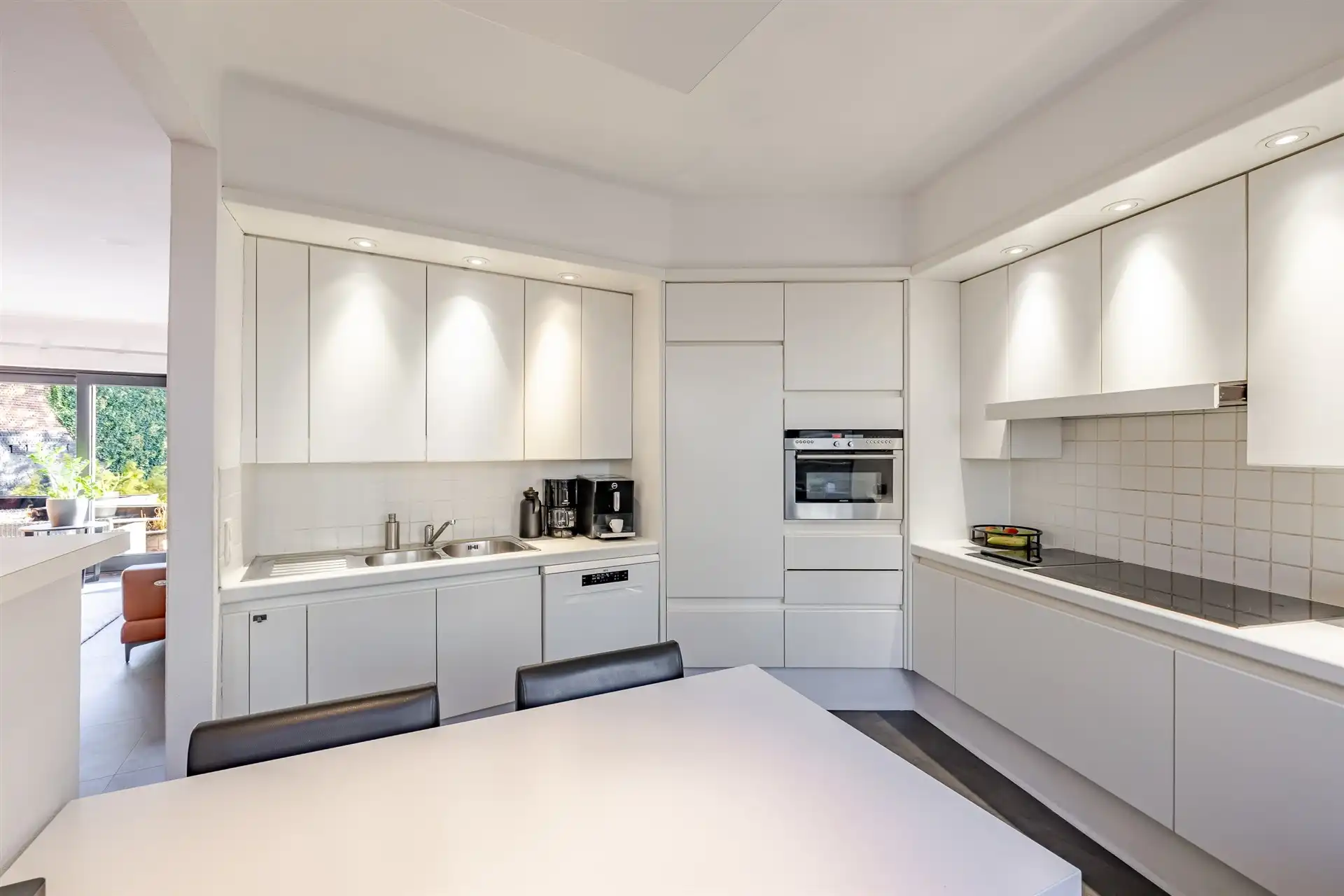 Prachtig winkelpand met duplex op groot perceel foto 15