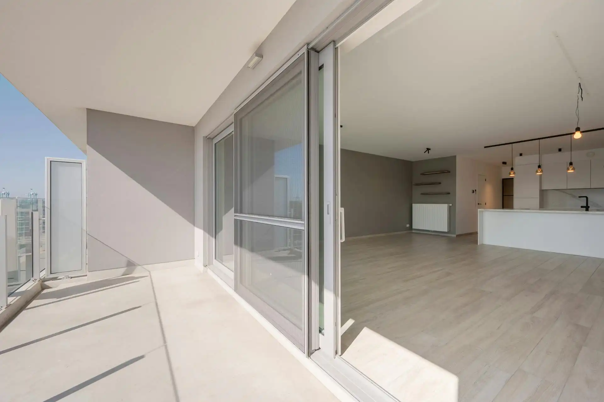 Ruim appartement met terras en zicht op jachthaven te koop foto 6