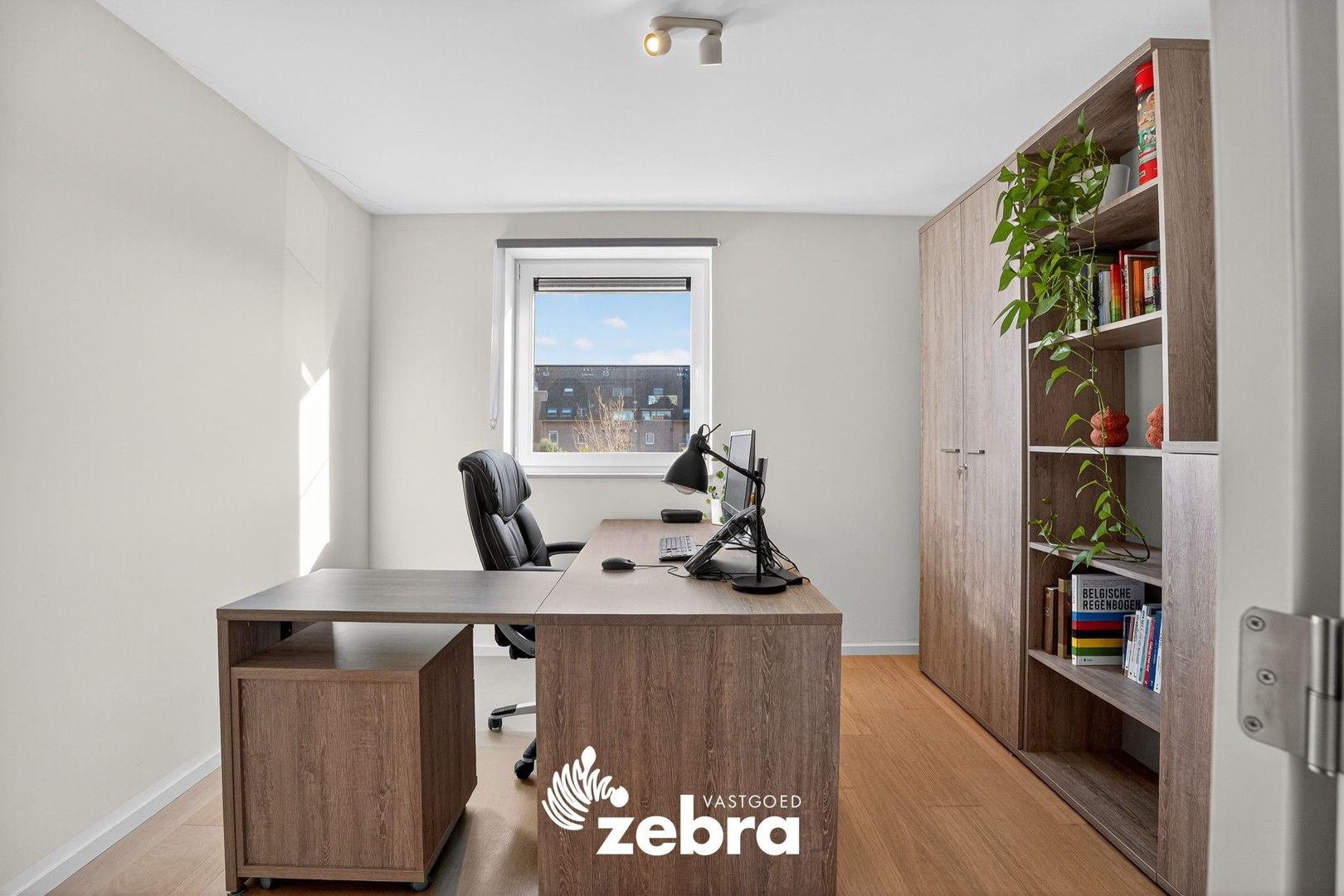 Instapklare woning met 4 SLK, 2 BADK en GARAGE! foto 15