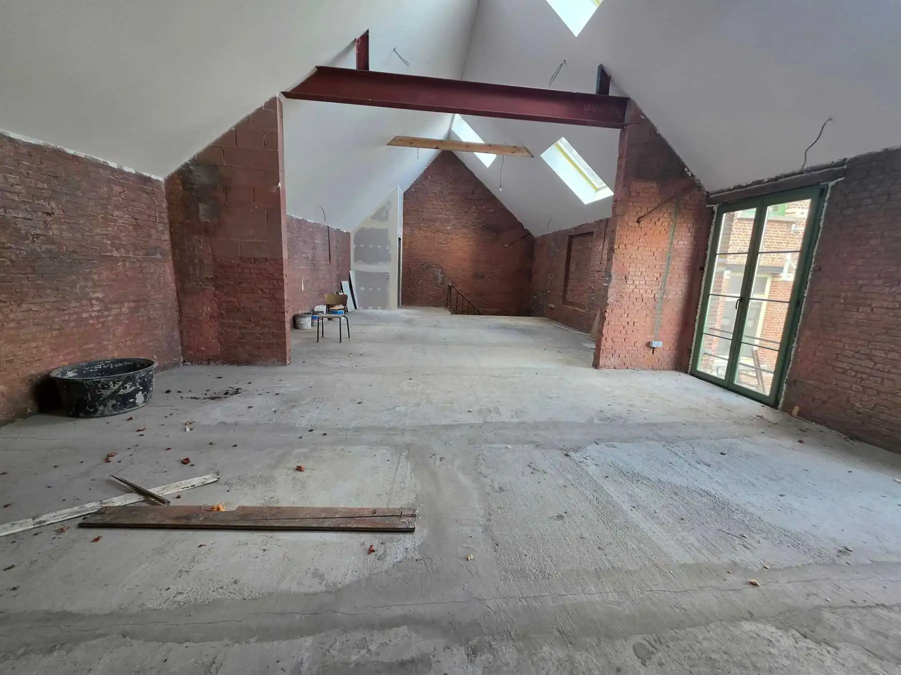 Ruim casco atelier van 177 m² met diverse mogelijkheden nabij Zurenborg foto 3