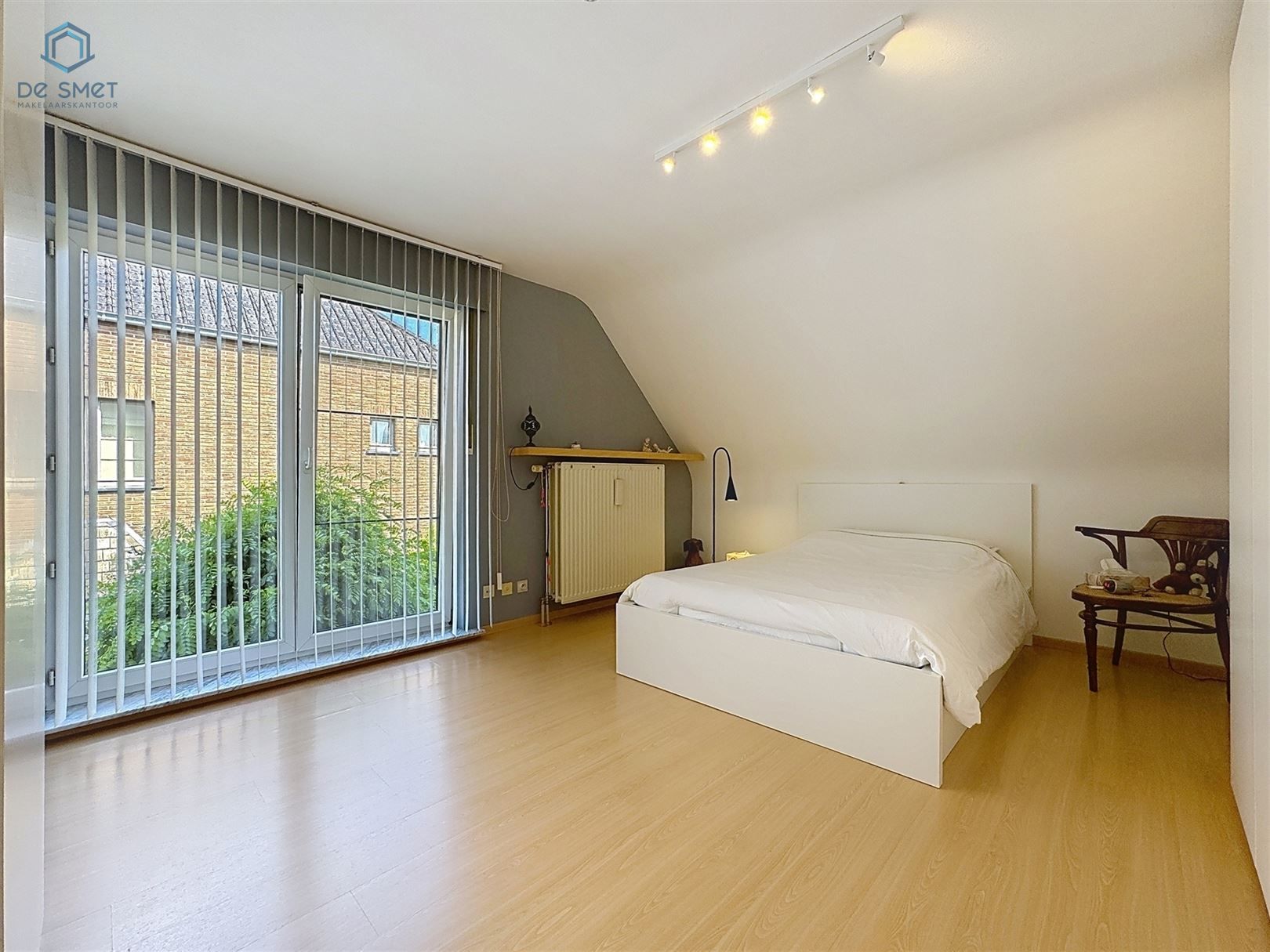 INSTAPKLARE WONING MET 4 SLKS OP EEN BOOGSCHEUT VAN CENTRUM ZOTTEGEM foto 16
