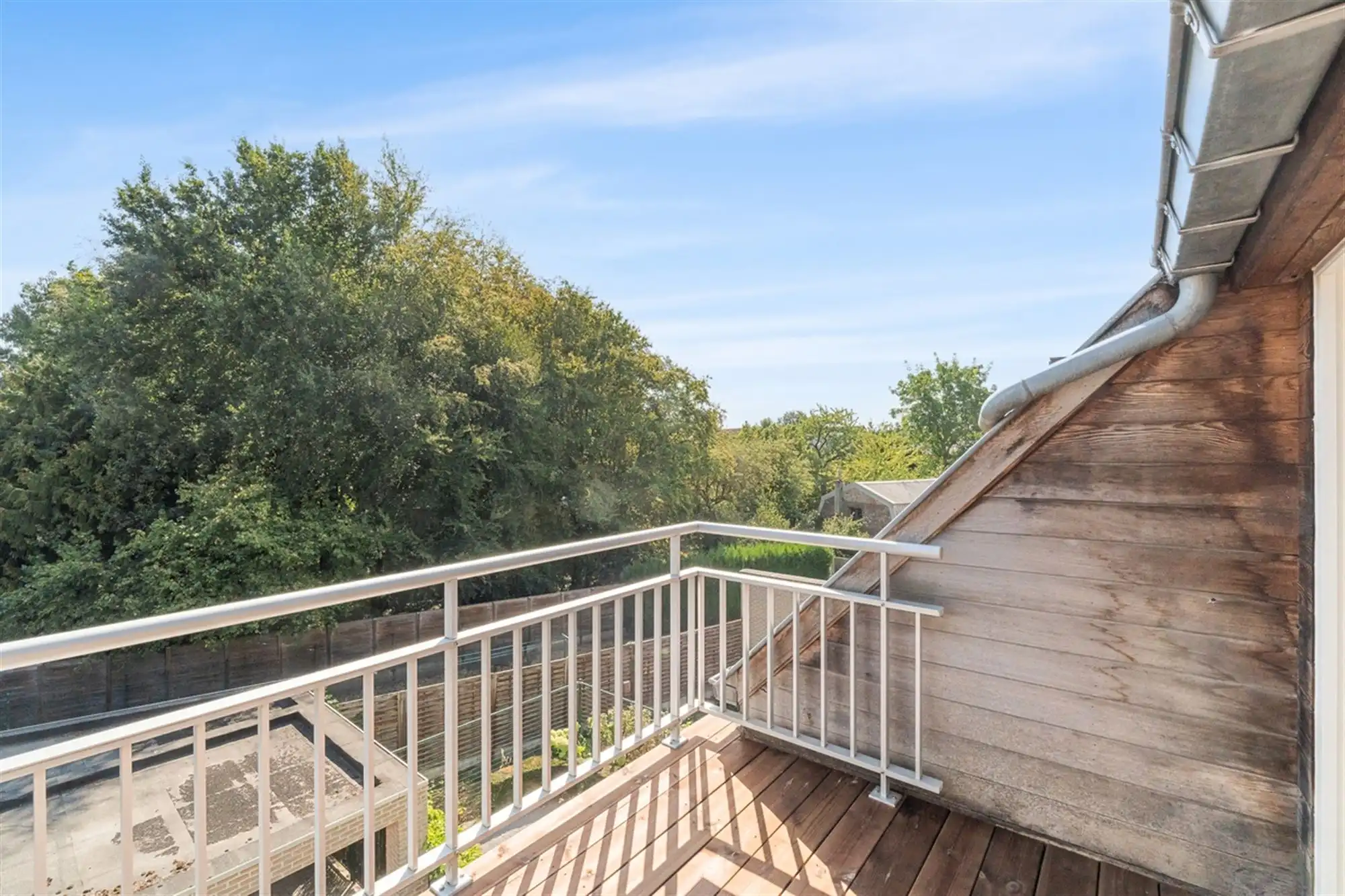 Mooi DORPS-APPARTEMENT met 2 slaapkamers, terras & zolder foto 8