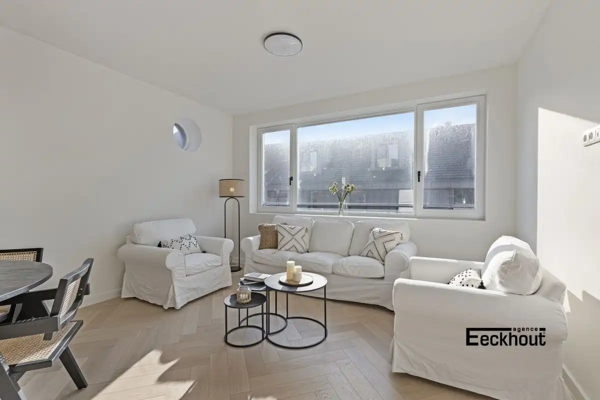 Luxueus en lichtrijk appartement in het centrum van Oostende! foto 3