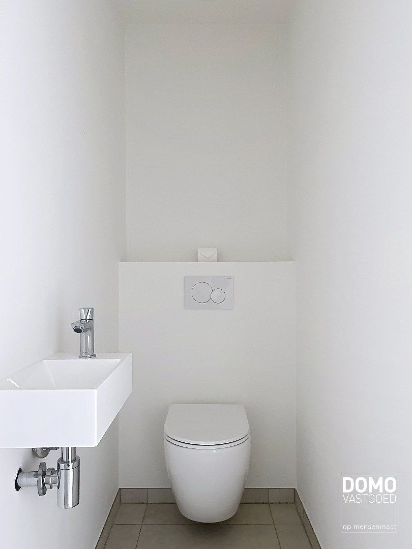 NIEUWBOUWAPPARTEMENT MET 2 SLAAPKAMERS, RUIM TERRAS, 2 AUTOSTANDPLAATSEN EN KELDERBERGING TE KERMT foto 15