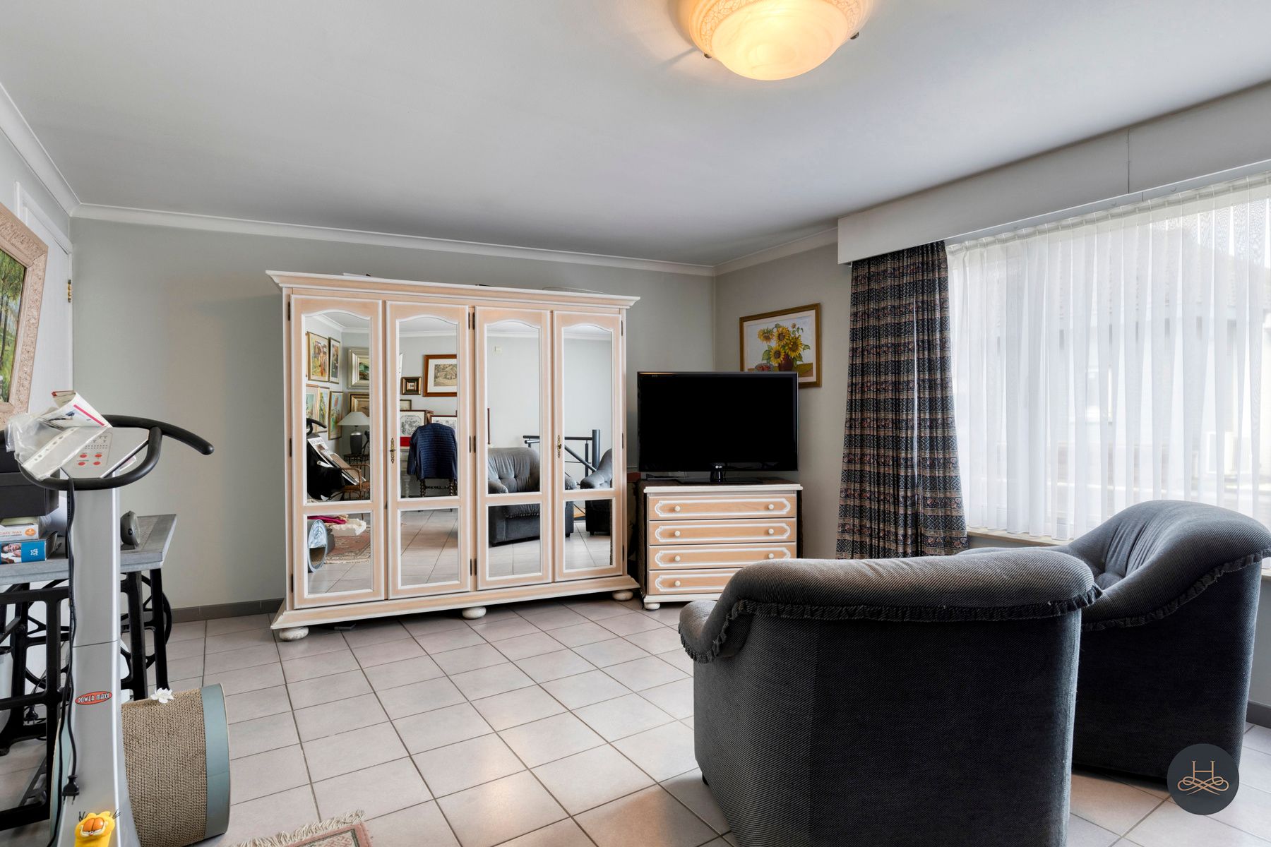 Handelspand met groot appartement in het centrum foto 14