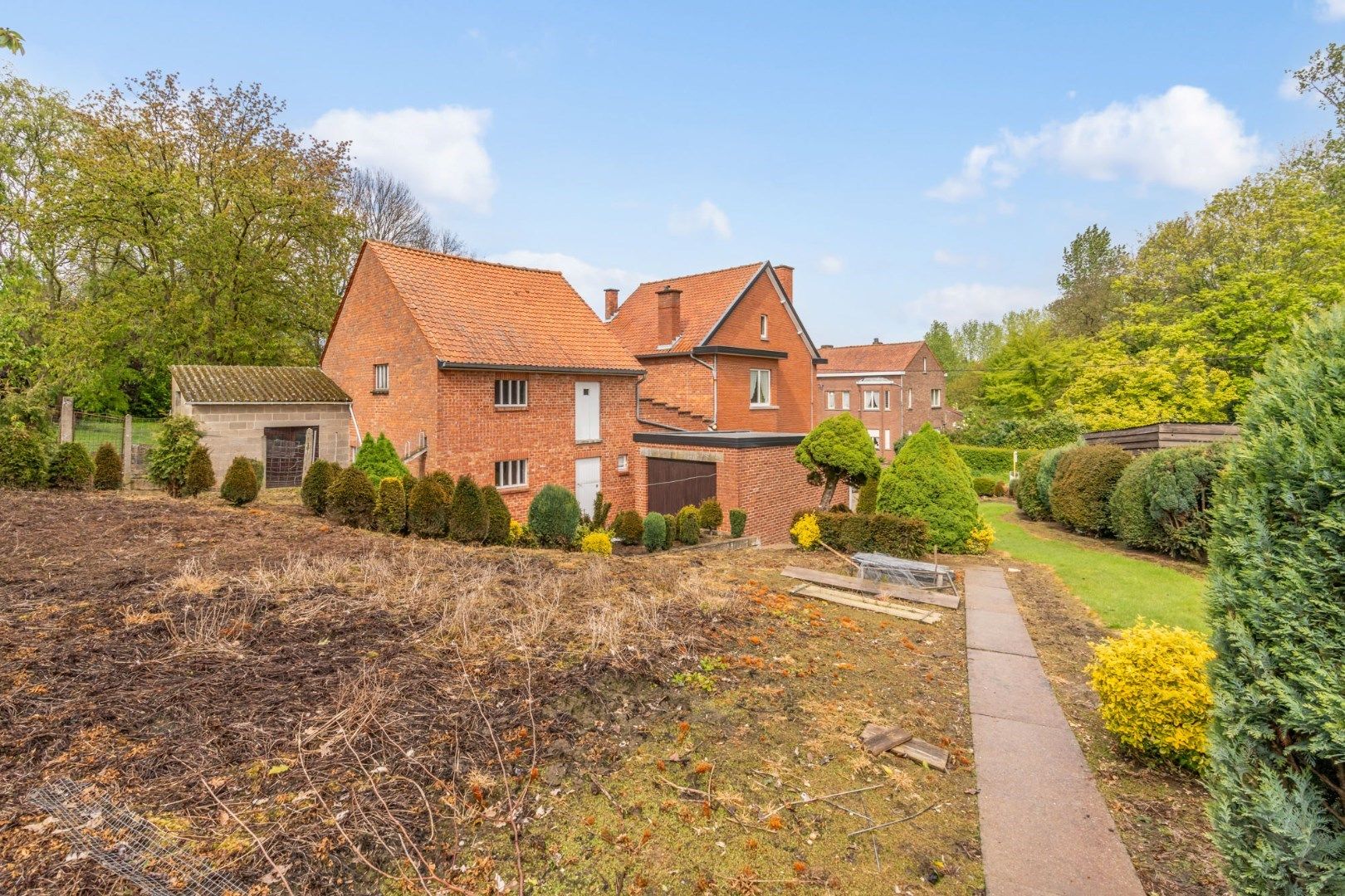 Landelijk gelegen woning met polyvalent bijgebouw + weide te Lauw Tongeren  foto 3