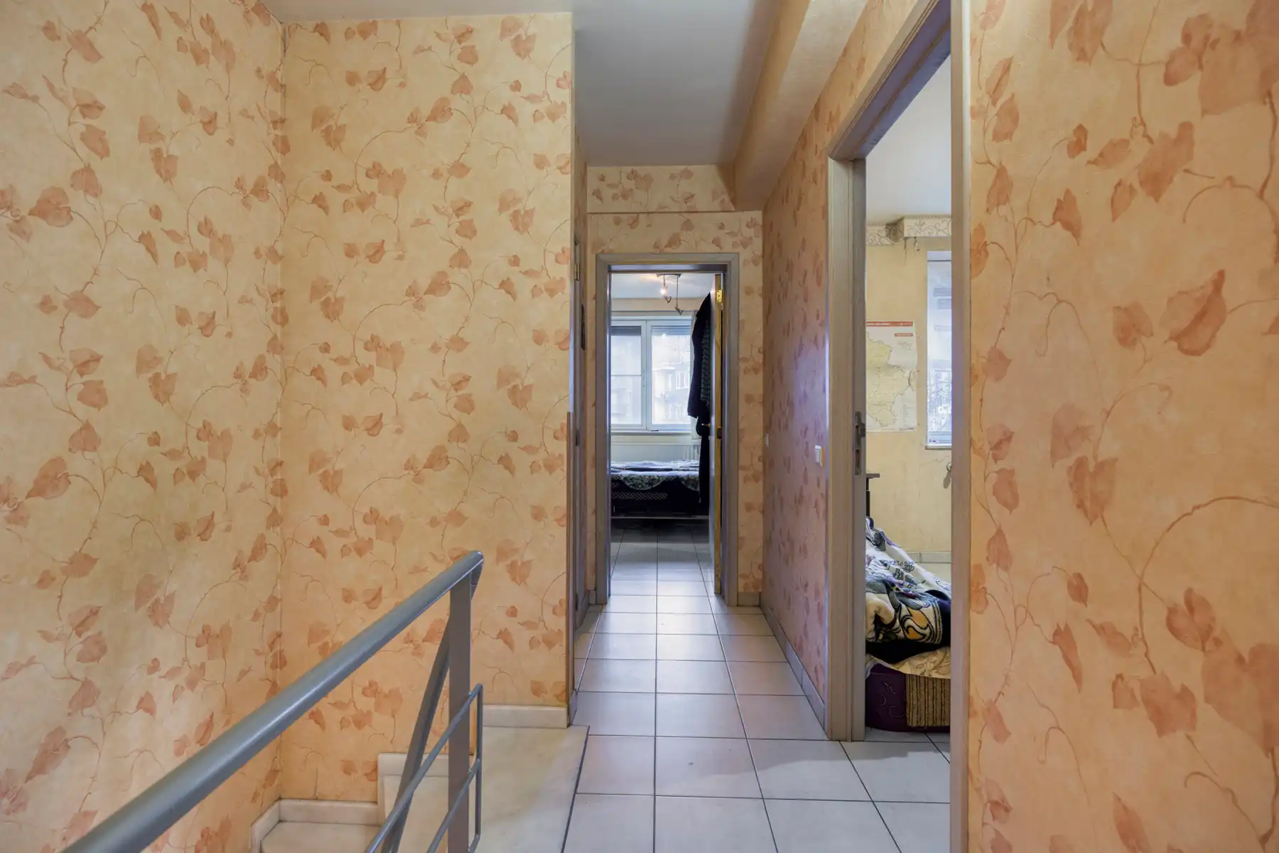 Gezinswoning met vier slaapkamers, tuin en ruime garage foto 15