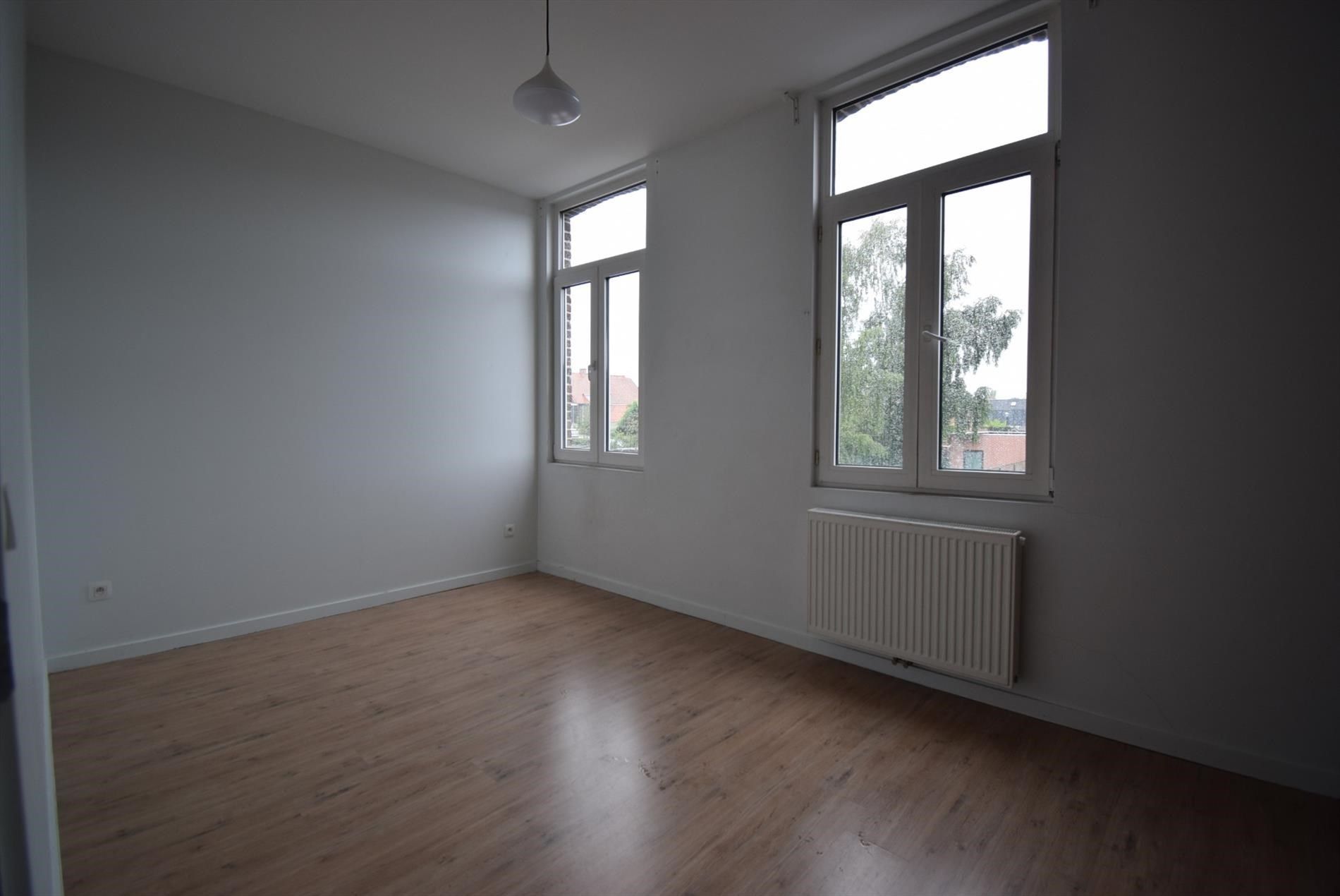NETTE RIJWONING MET AUTOSTANDPLAATS foto 8