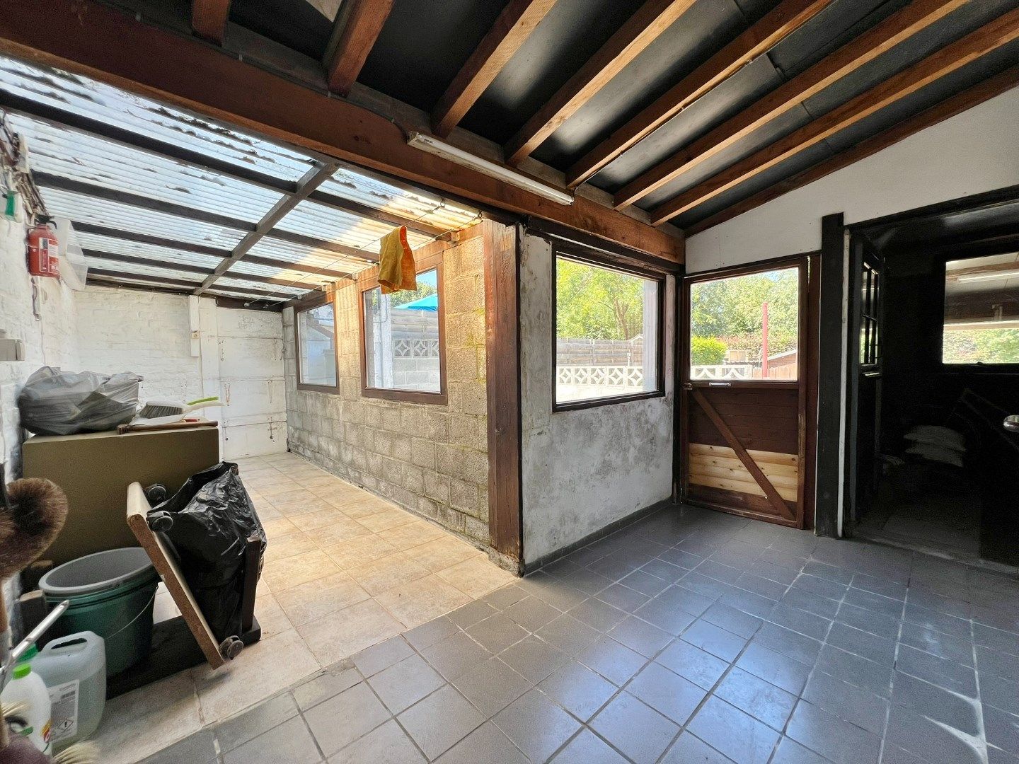 Te renoveren woning in de rustige dorpskern van Elverdinge.  foto 12