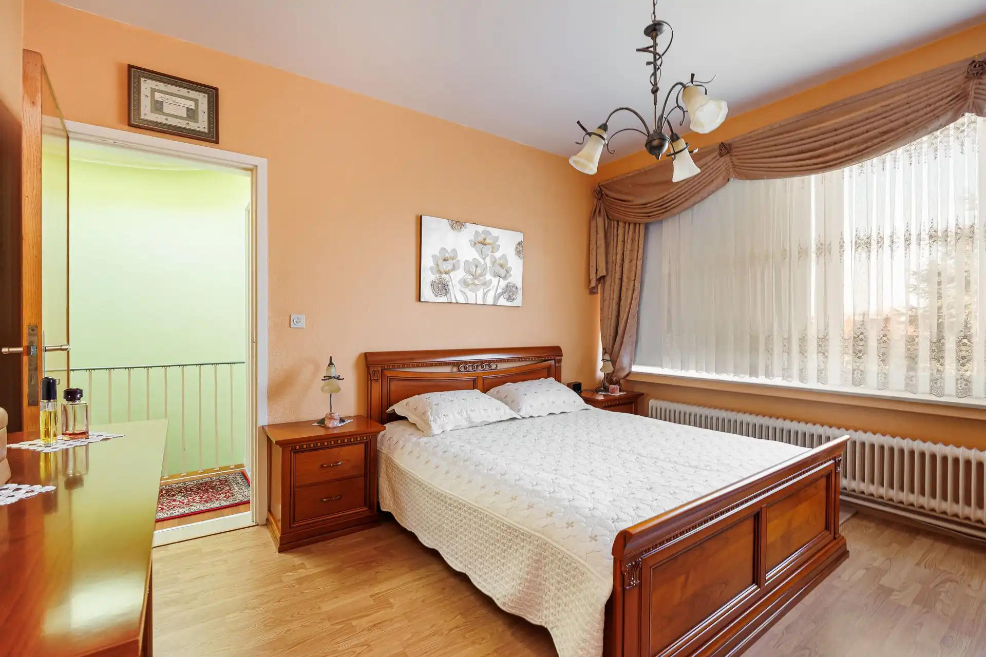 Te renoveren bel‑étagewoning in hartje Wilrijk! foto 11