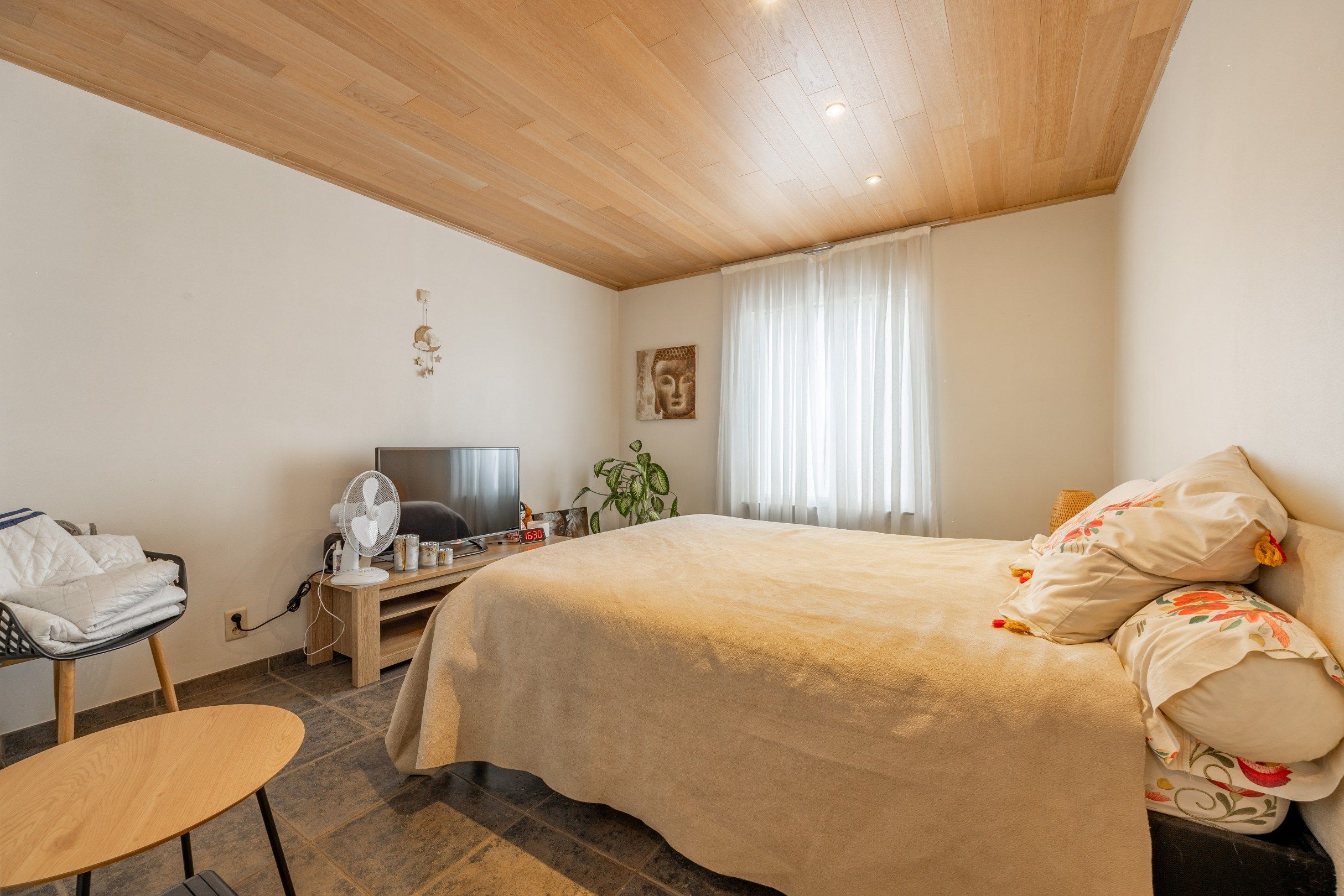 RUIM GELIJKVLOERS APPARTEMENT  foto 9