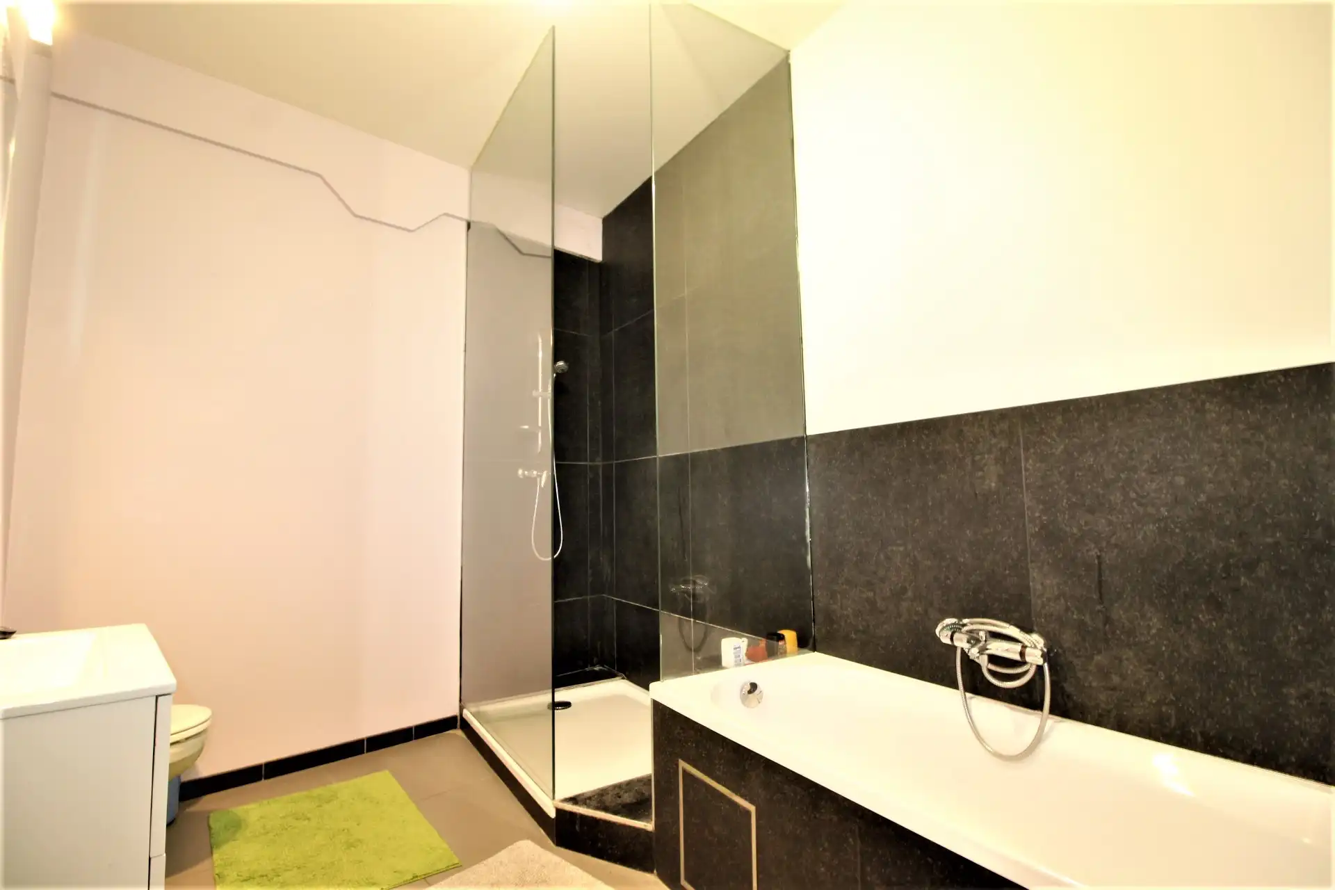 Instapklaar 2-slaapkamerappartement in Harelbeke (gelijkvloers) foto 11