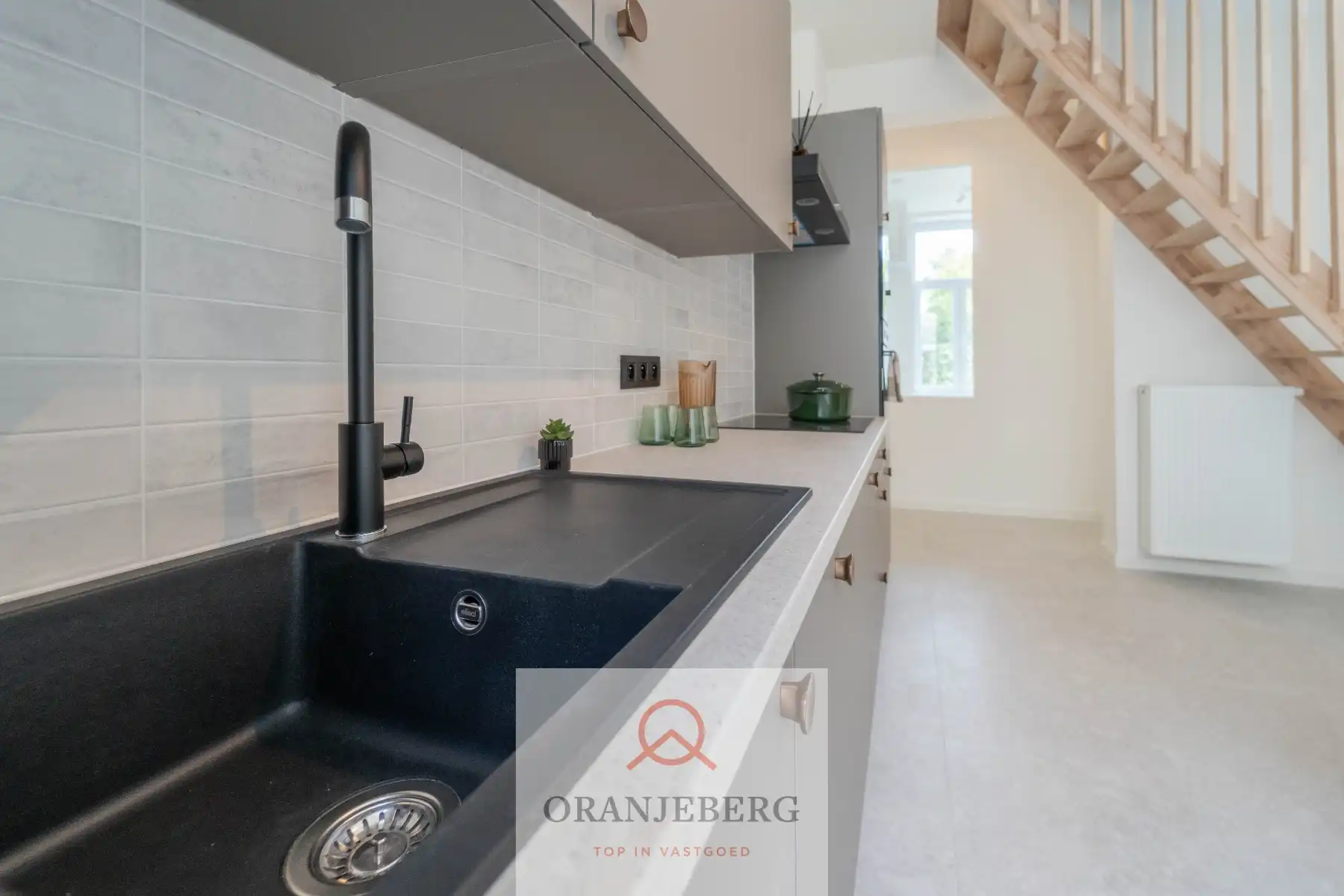 Lichtrijke gerenoveerde woning foto 10