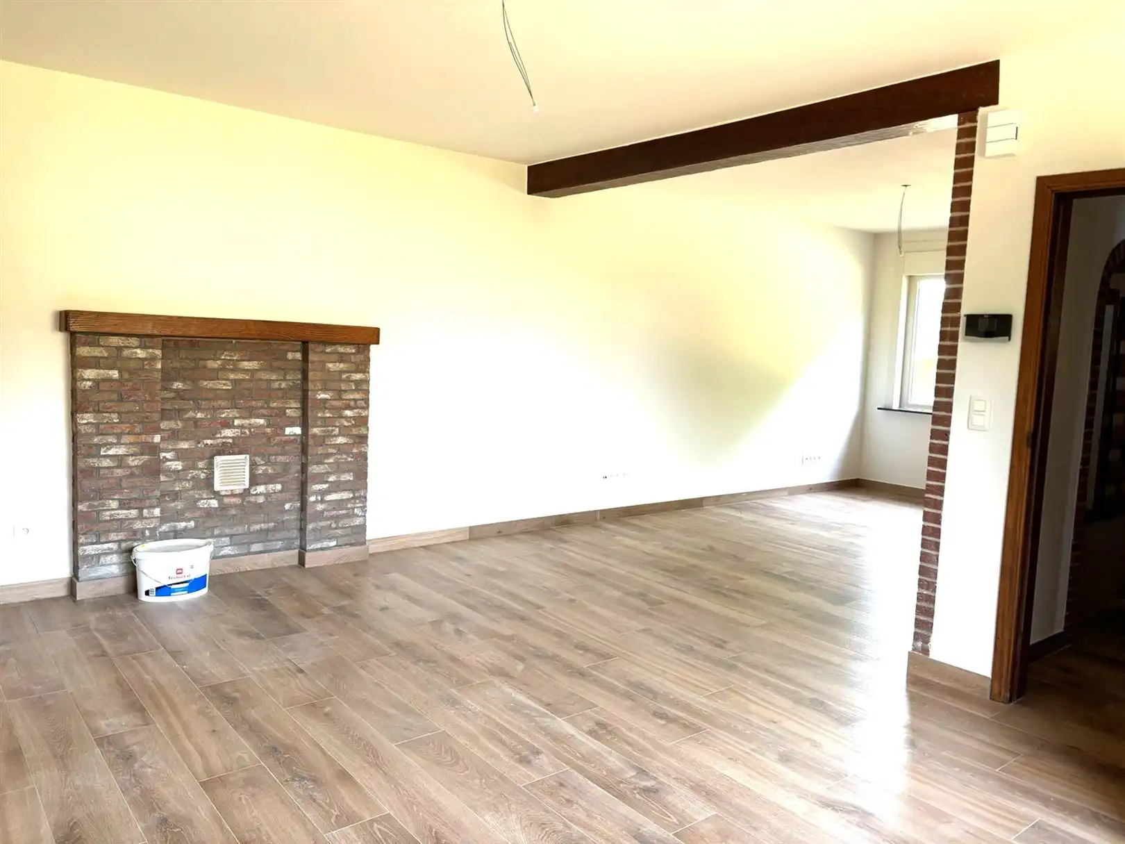 TE HUUR: Gerenoveerde woning met 3 slaapkamers te Paal! foto 5