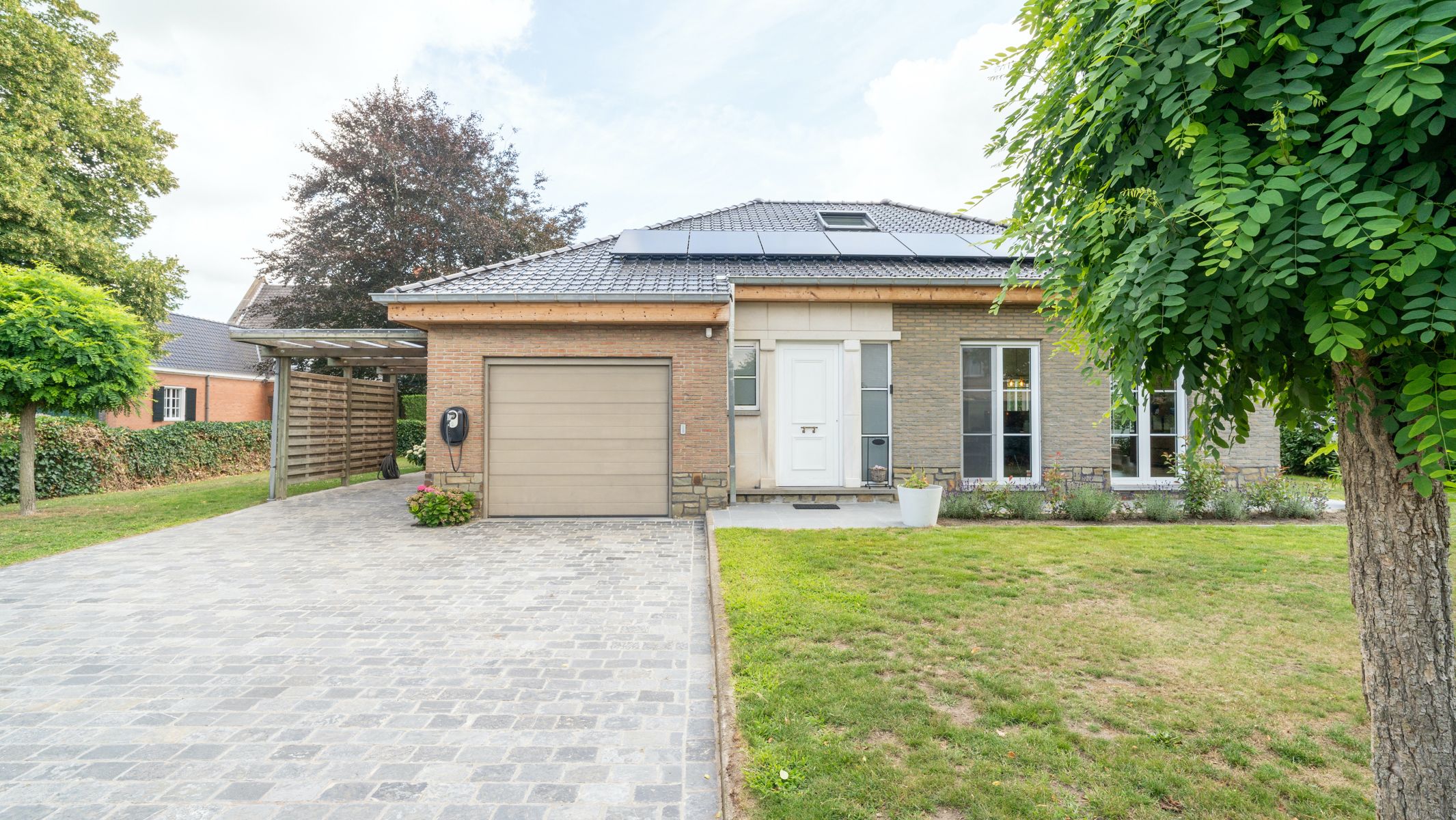 Instapklare en gerenoveerde villa met 3/4 slps en bureau foto 36