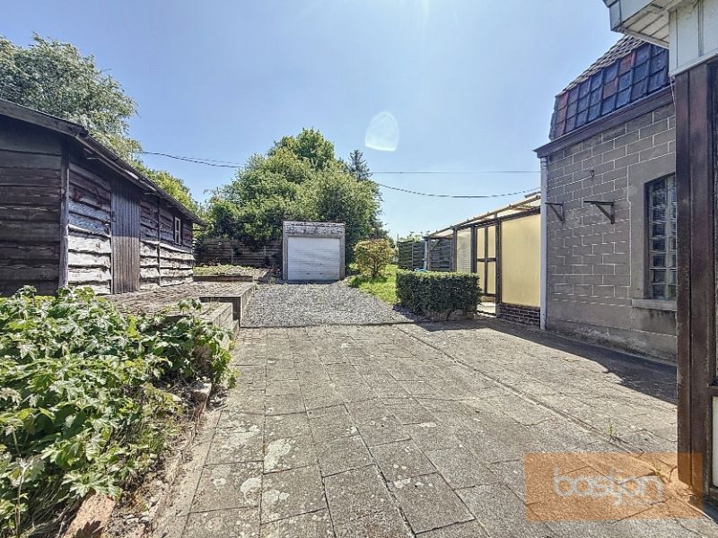 🏡 Halfopen bebouwing met tal van mogelijkheden op een rustige ligging! 🌿 foto 2