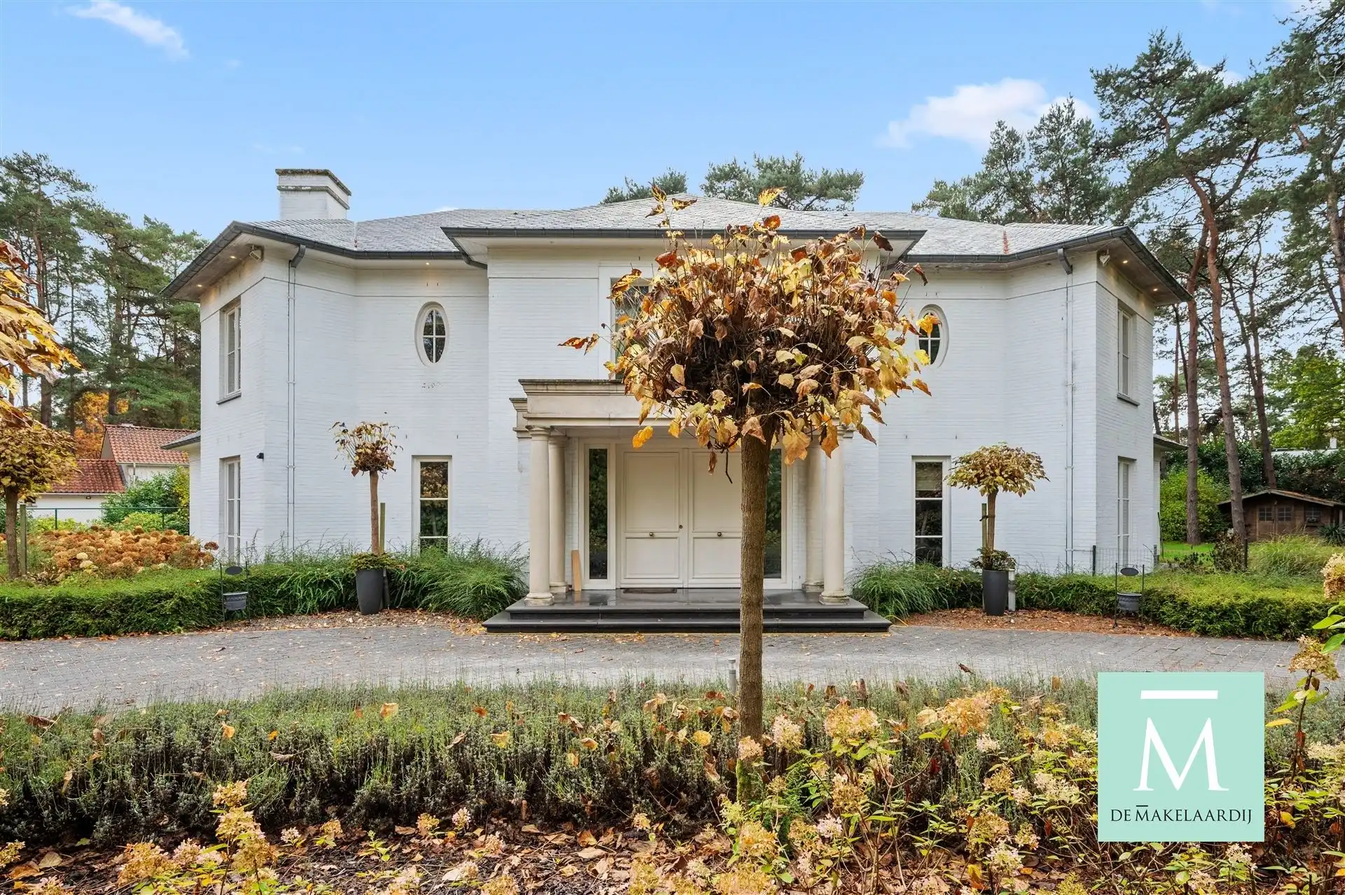 Stijlvolle villa met prachtige tuin, gelegen in het groen foto 3