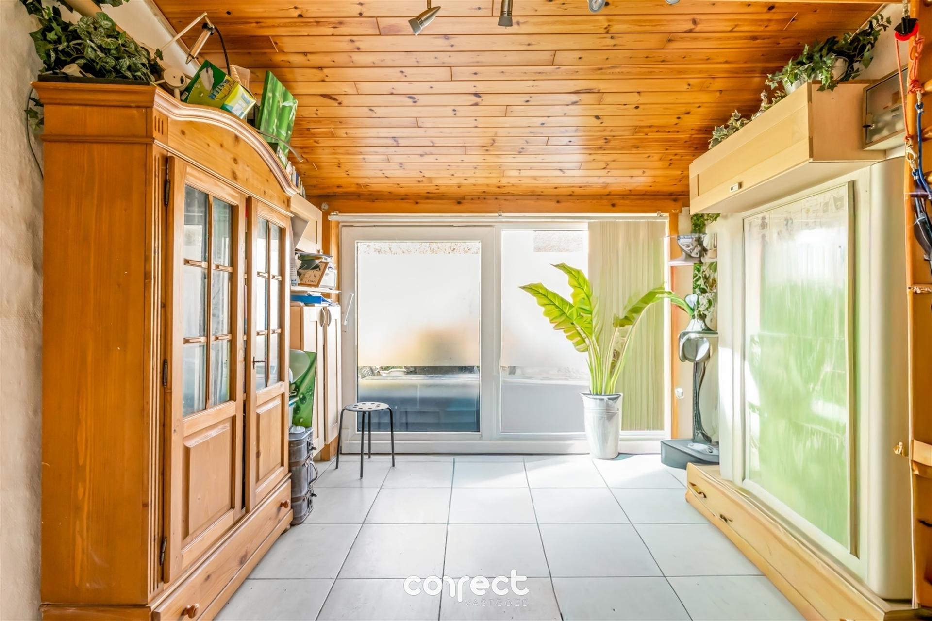 Op te frissen woning met weiland.    foto 4