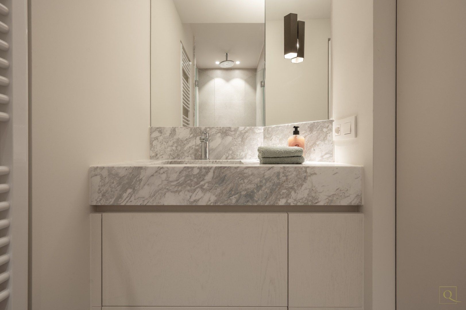 Luxueus gerenoveerd 3 slk appartement te centrum Knokke met ruime parking  foto 17