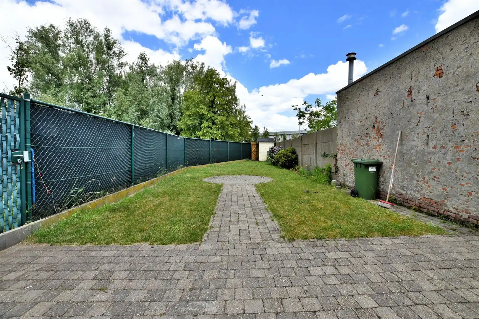 Gezellige instapklare woning met garage en tuin te Hamme centrum foto 9