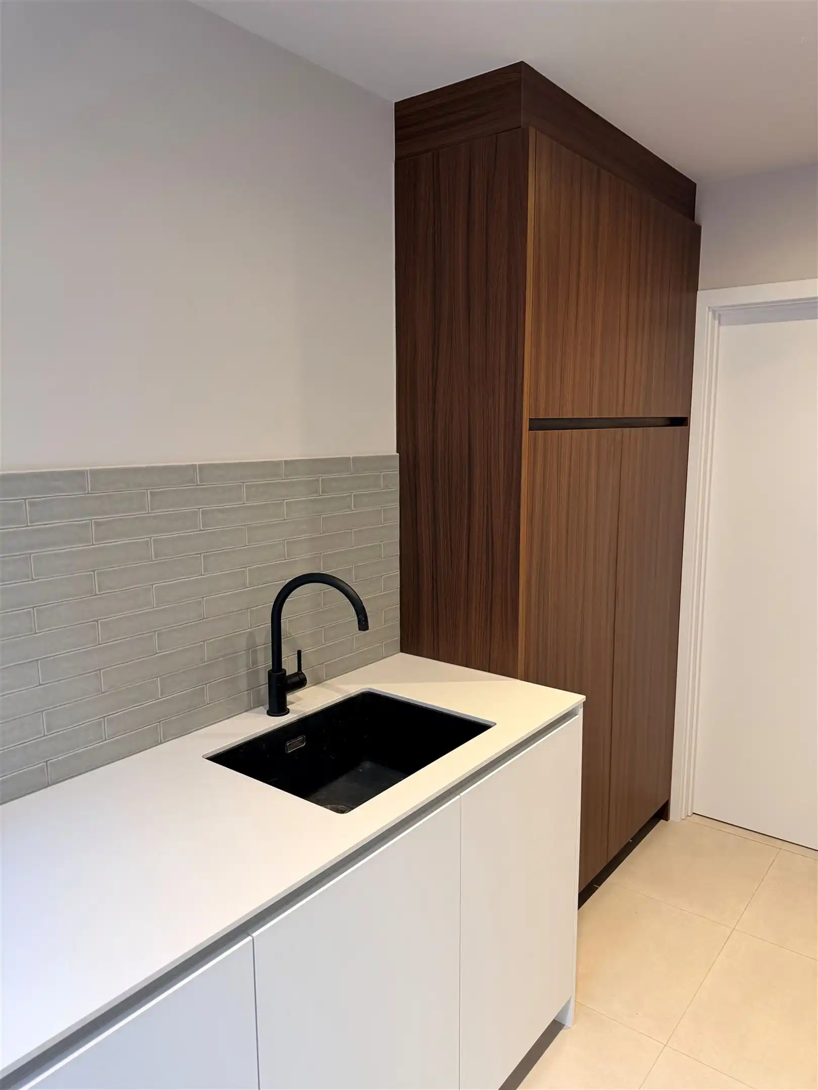 Woning in nieuwstaat, 3 slaapkamers, met tuin en garage foto 8