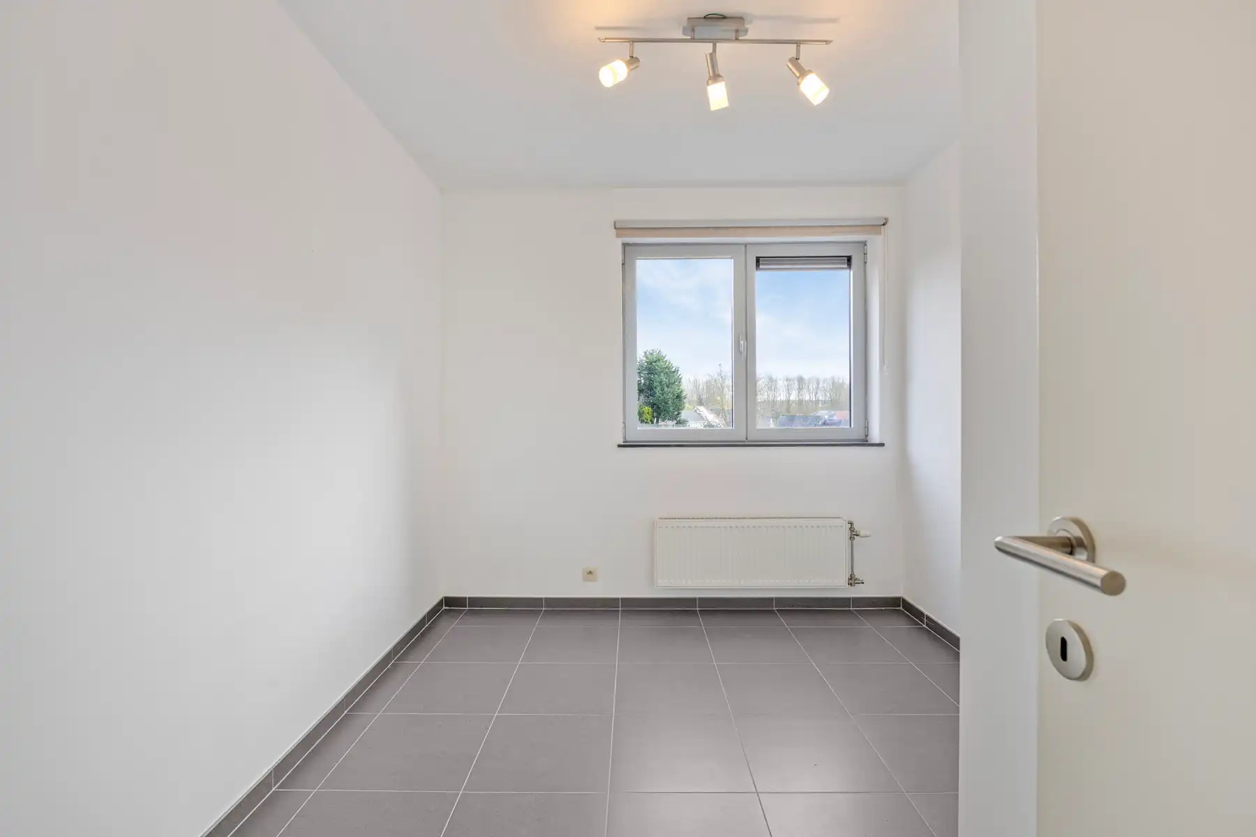 Instapklaar appartement met 2 kamers, staanplaats en terras foto 8