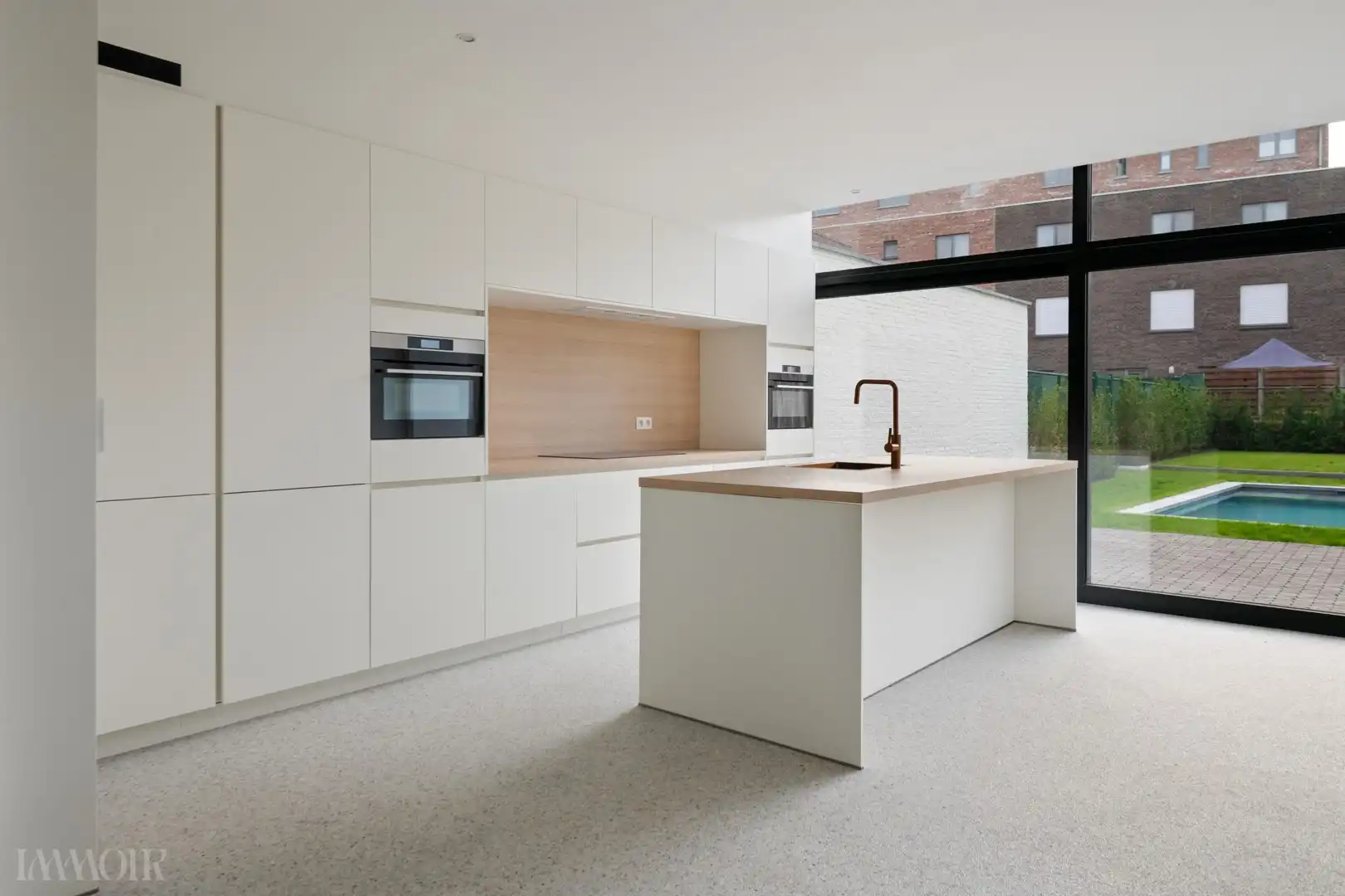 Unieke, volledig gerenoveerde woning met zwembad te Herentals foto 2