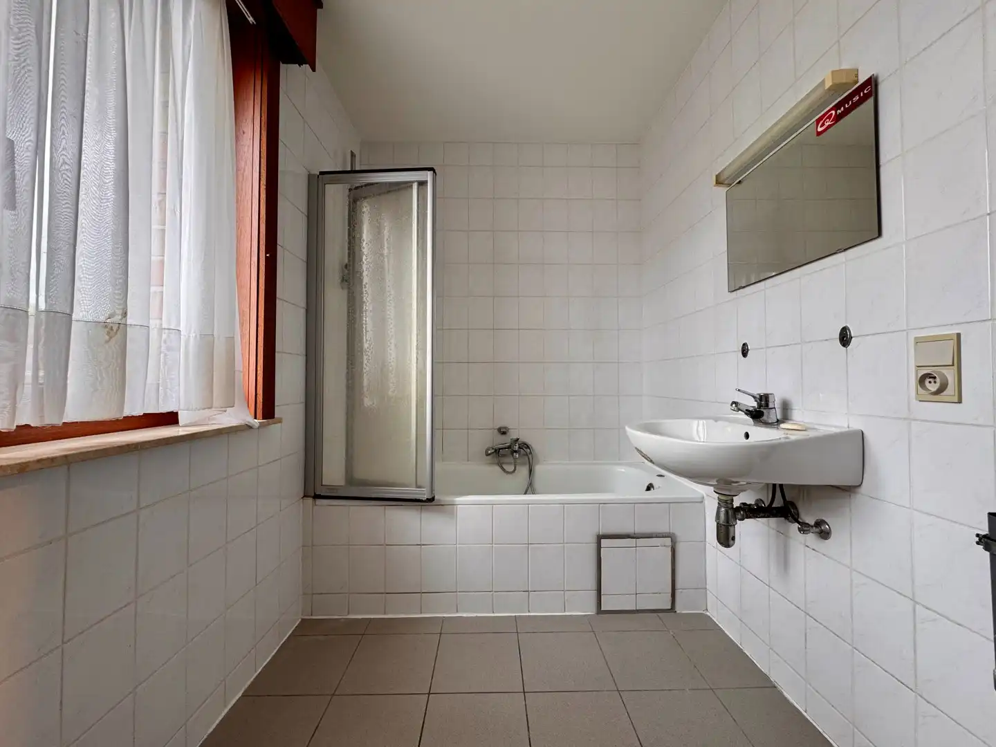 Ruim en lichtrijk appartement met 3 slaapkamers in Koolskamp foto 9