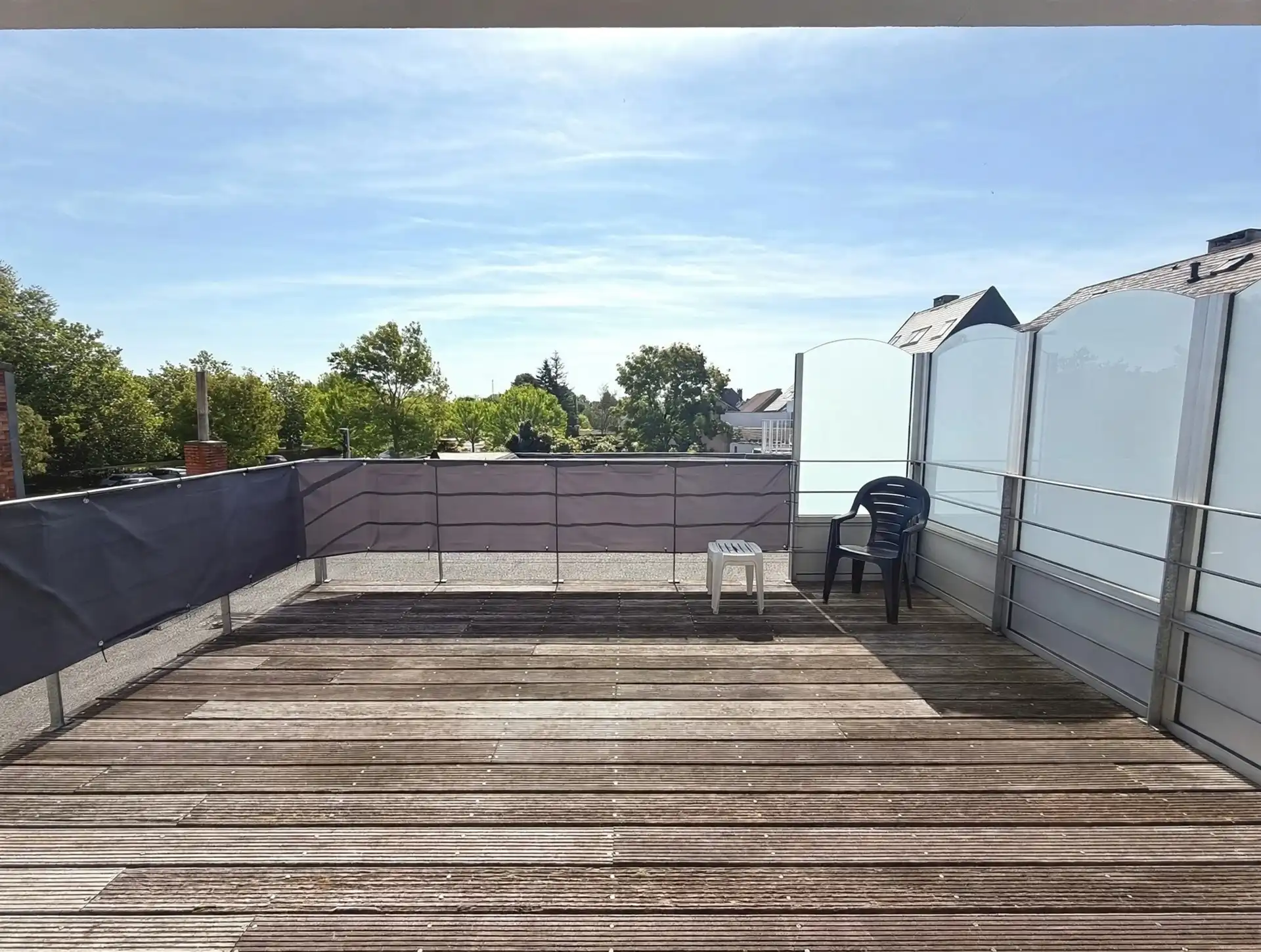 centraal gelegen appartement met zich op markt van Stekene foto 12