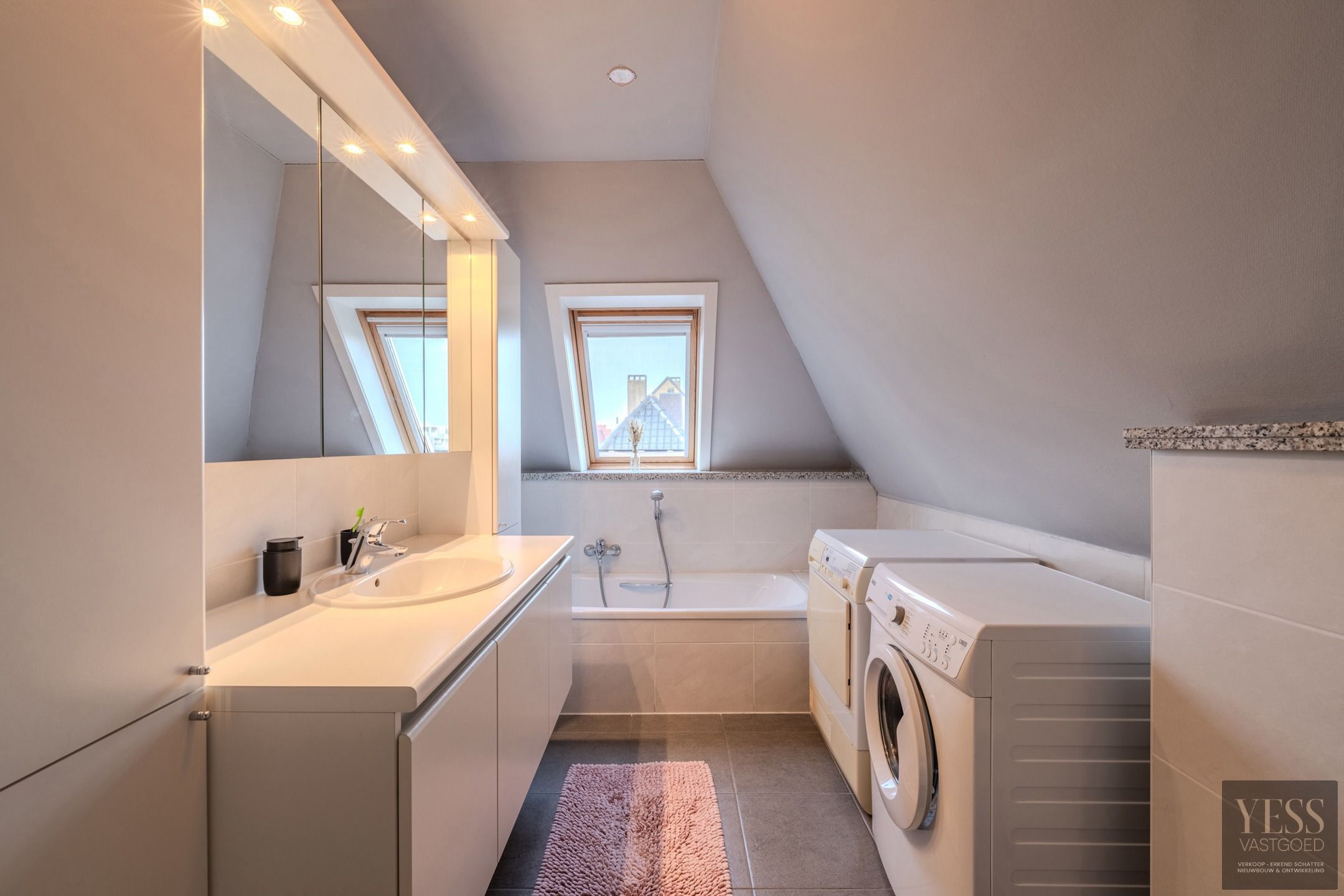 Ruim & lichtrijk 3slpk app, 2badk+ berging /garage mogelijk! foto 14