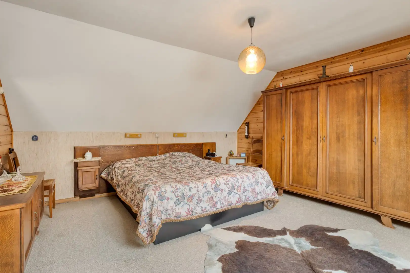 Alleenstaande woning met 2 slaapkamers, garage en grote tuin - verscholen in het groen. foto 15