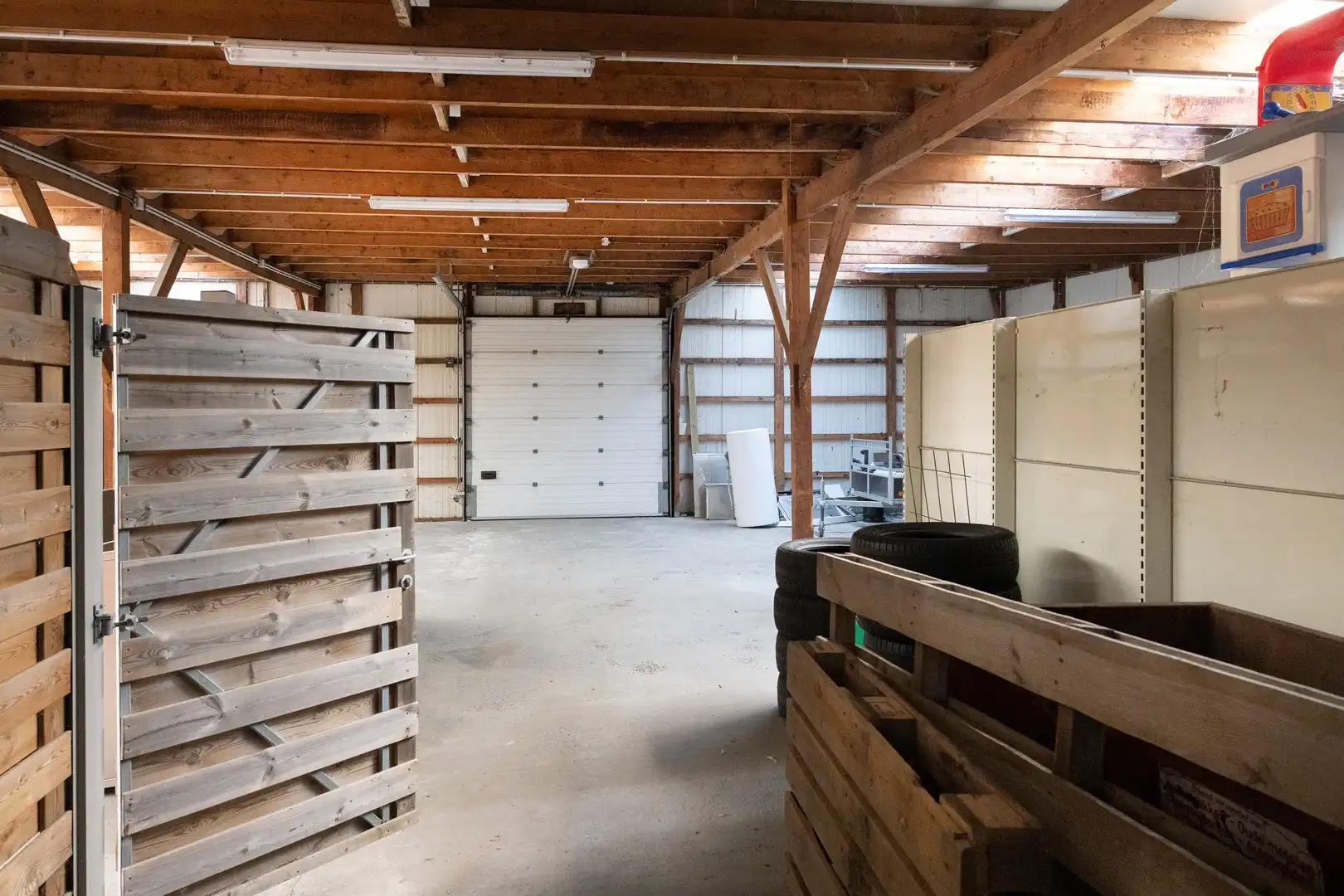 Handelspand, woning en Loods op commerciële ligging. foto 7